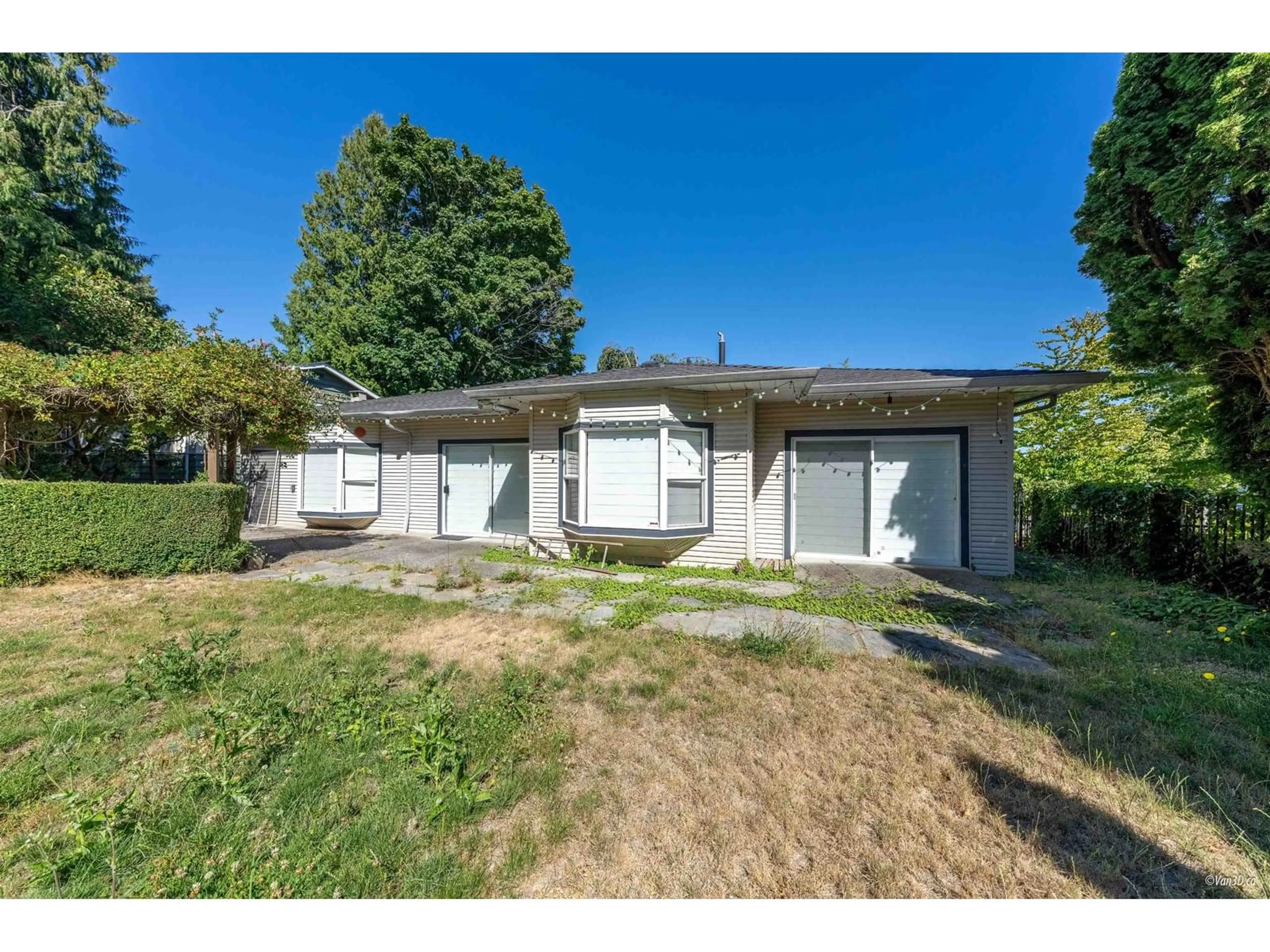 Unknown for 1635 136, Surrey British Columbia V4A4E3