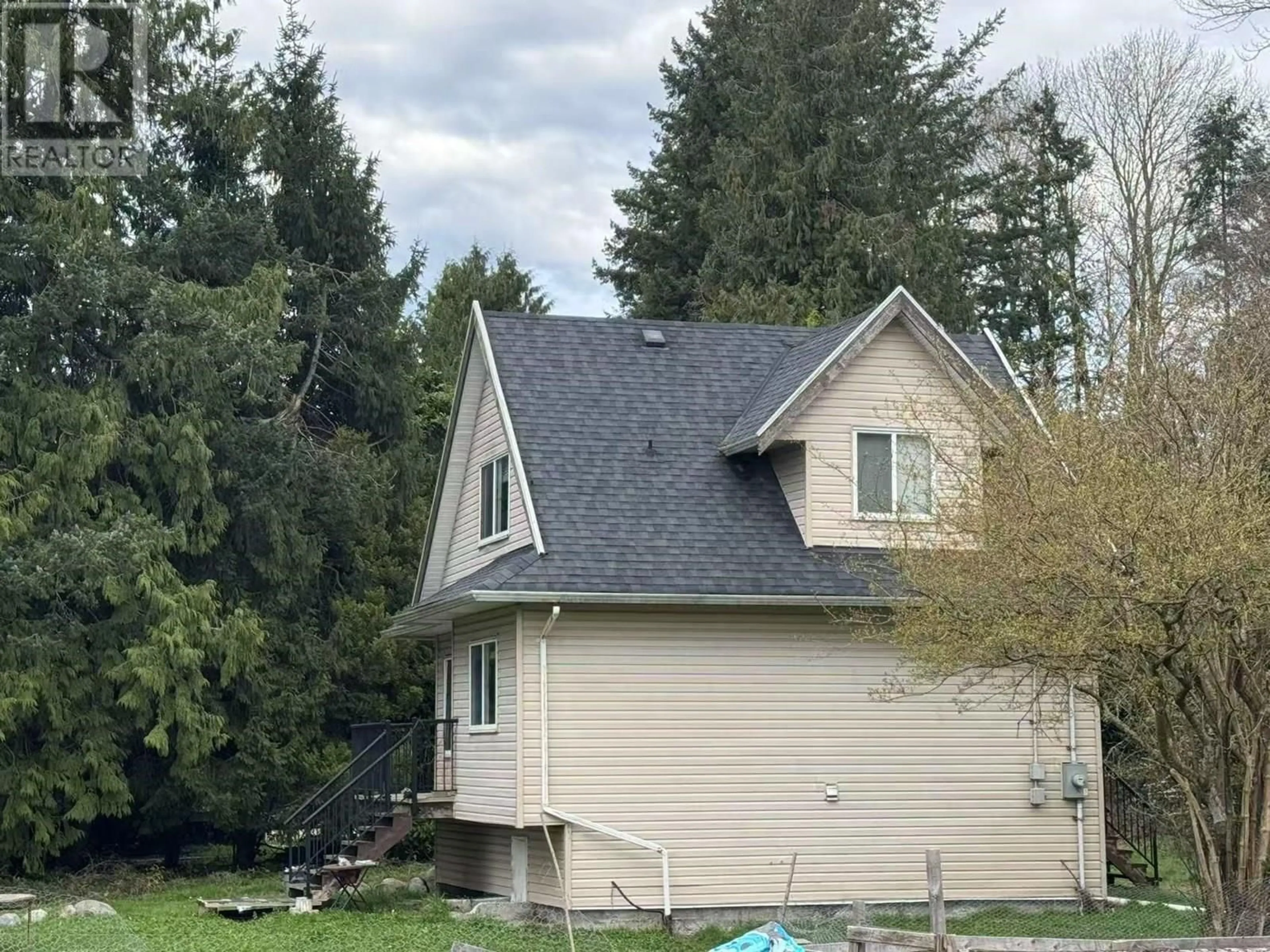 Home with vinyl exterior material, unknown for 17260 RIVER ROAD, Richmond British Columbia V6V1L9