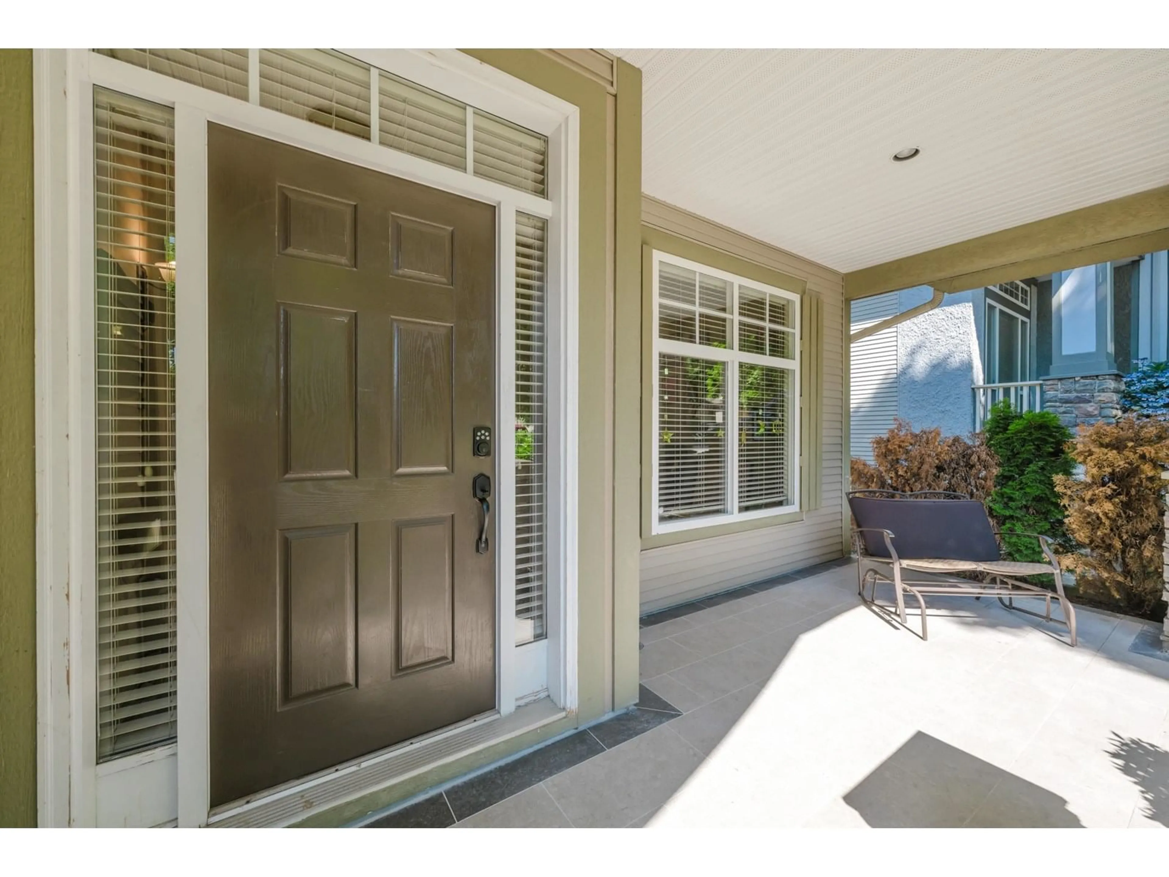 Indoor entryway for 10339 164A, Surrey British Columbia V4N5M4