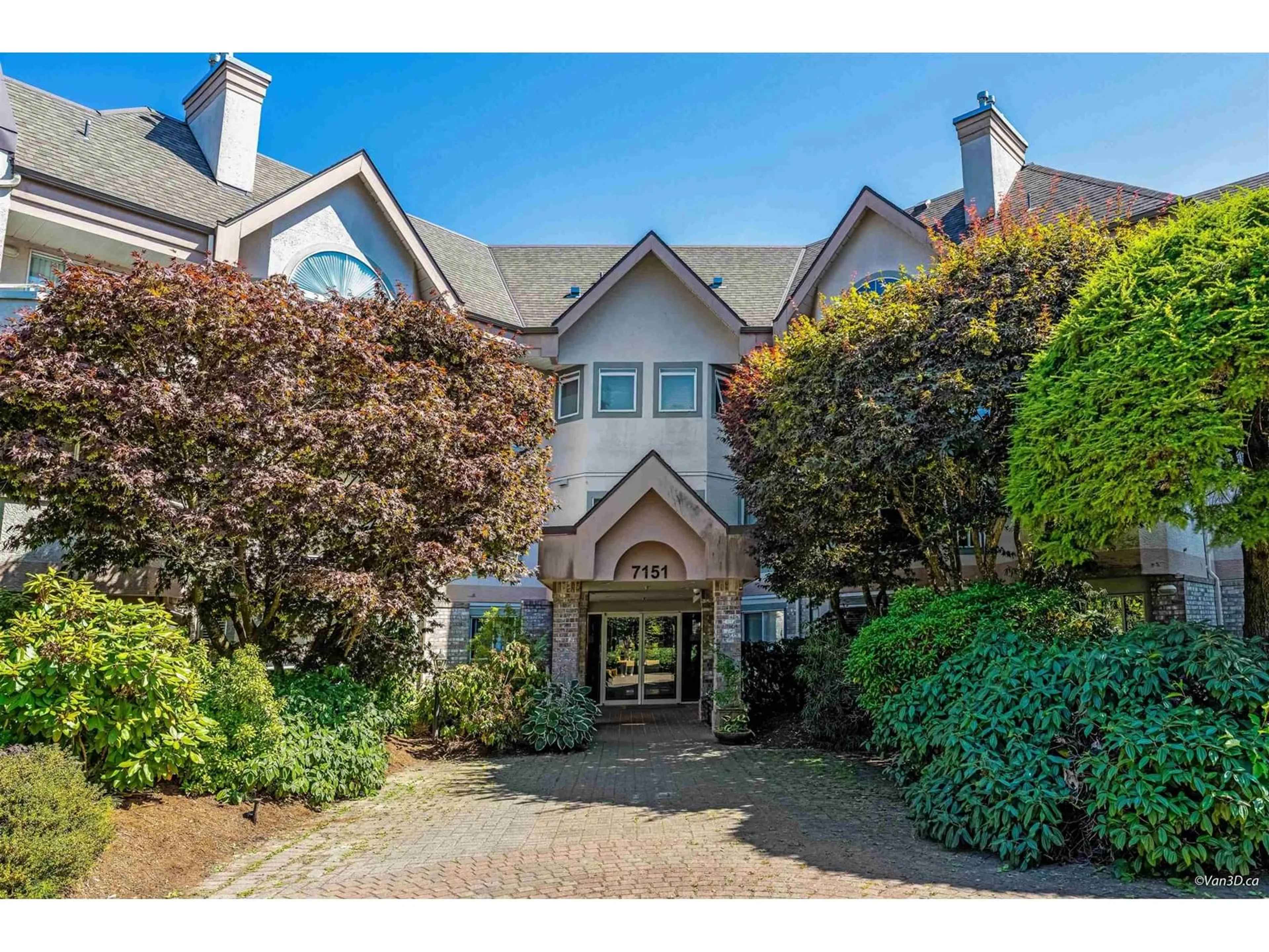 Indoor foyer for 114 - 7151 121, Surrey British Columbia V3W0E7
