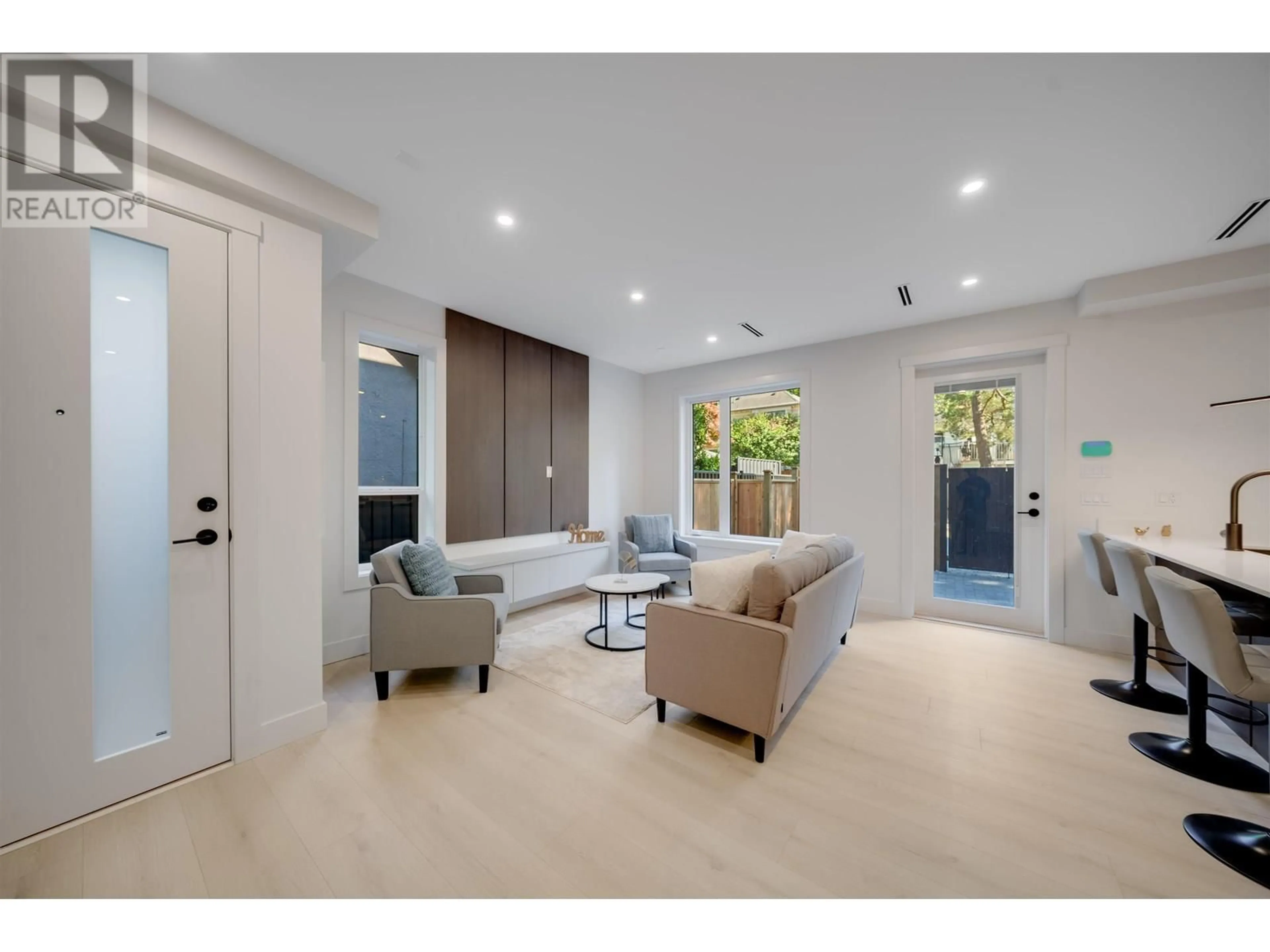 Unknown for 3 - 3836 8TH AVENUE, Vancouver British Columbia V6R1Z4