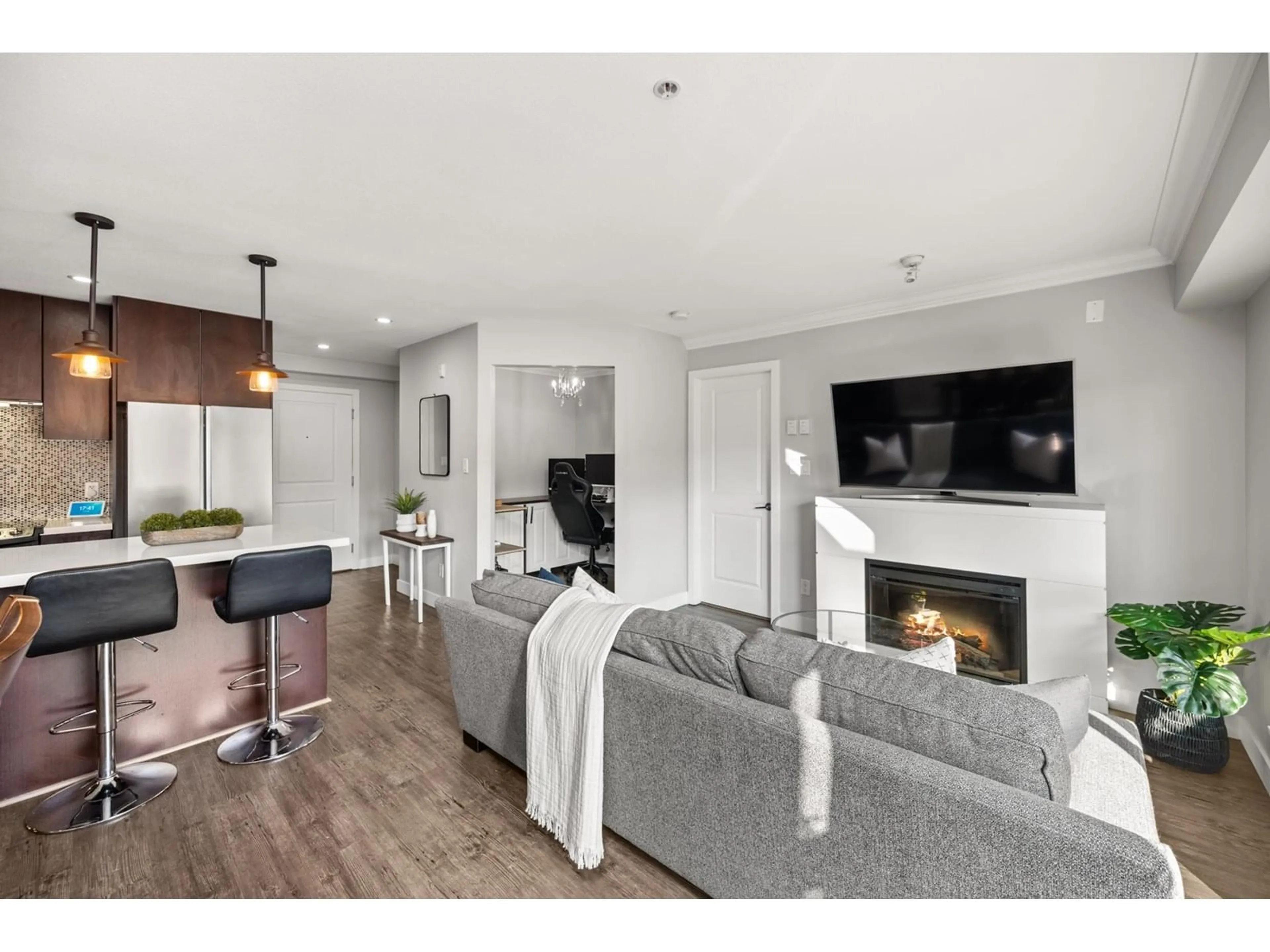 Unknown for 209 - 15735 CROYDON, Surrey British Columbia V3S2L5