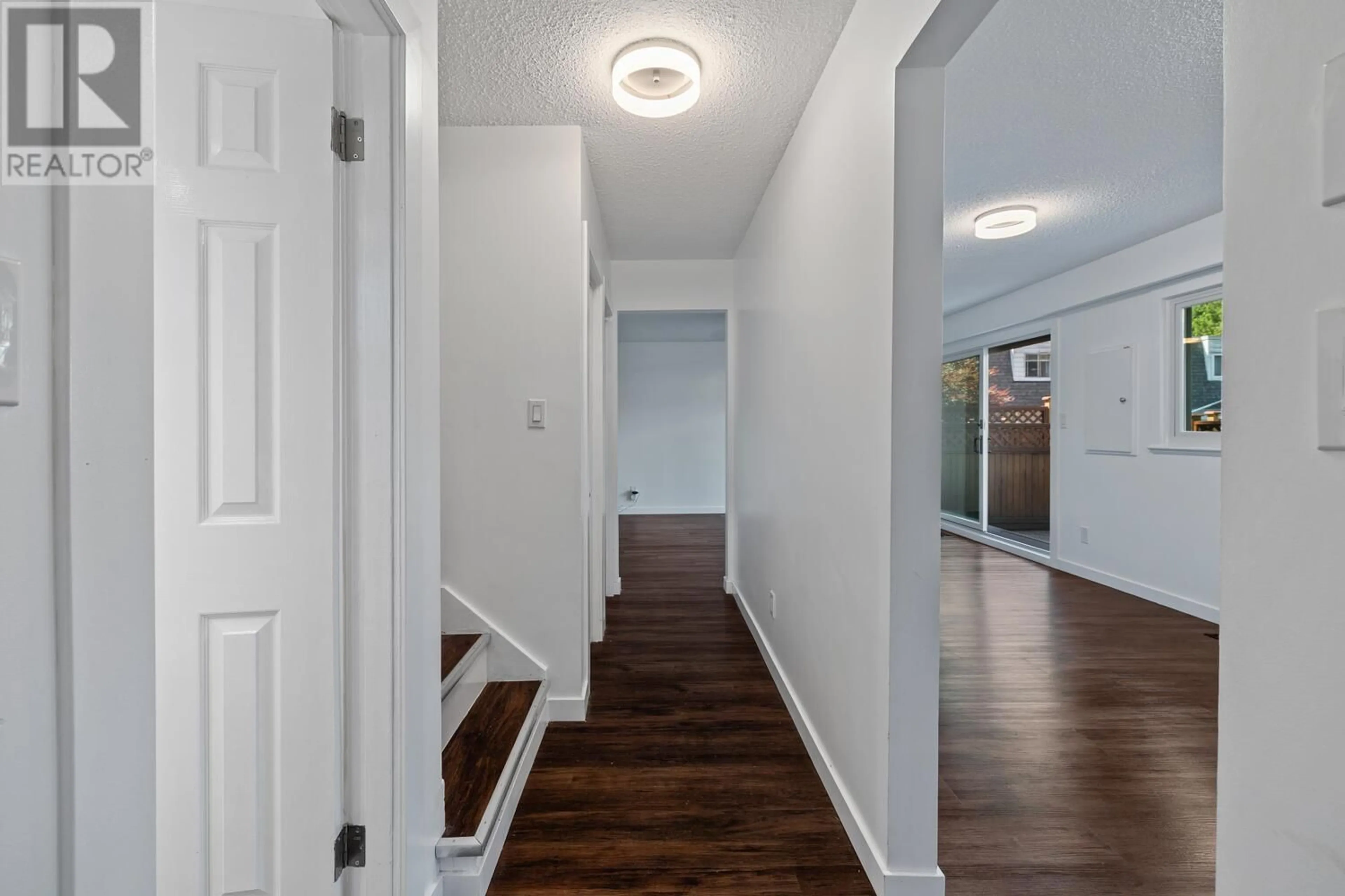 Indoor entryway for 45 - 21555 DEWDNEY TRUNK ROAD, Maple Ridge British Columbia V2X3G6
