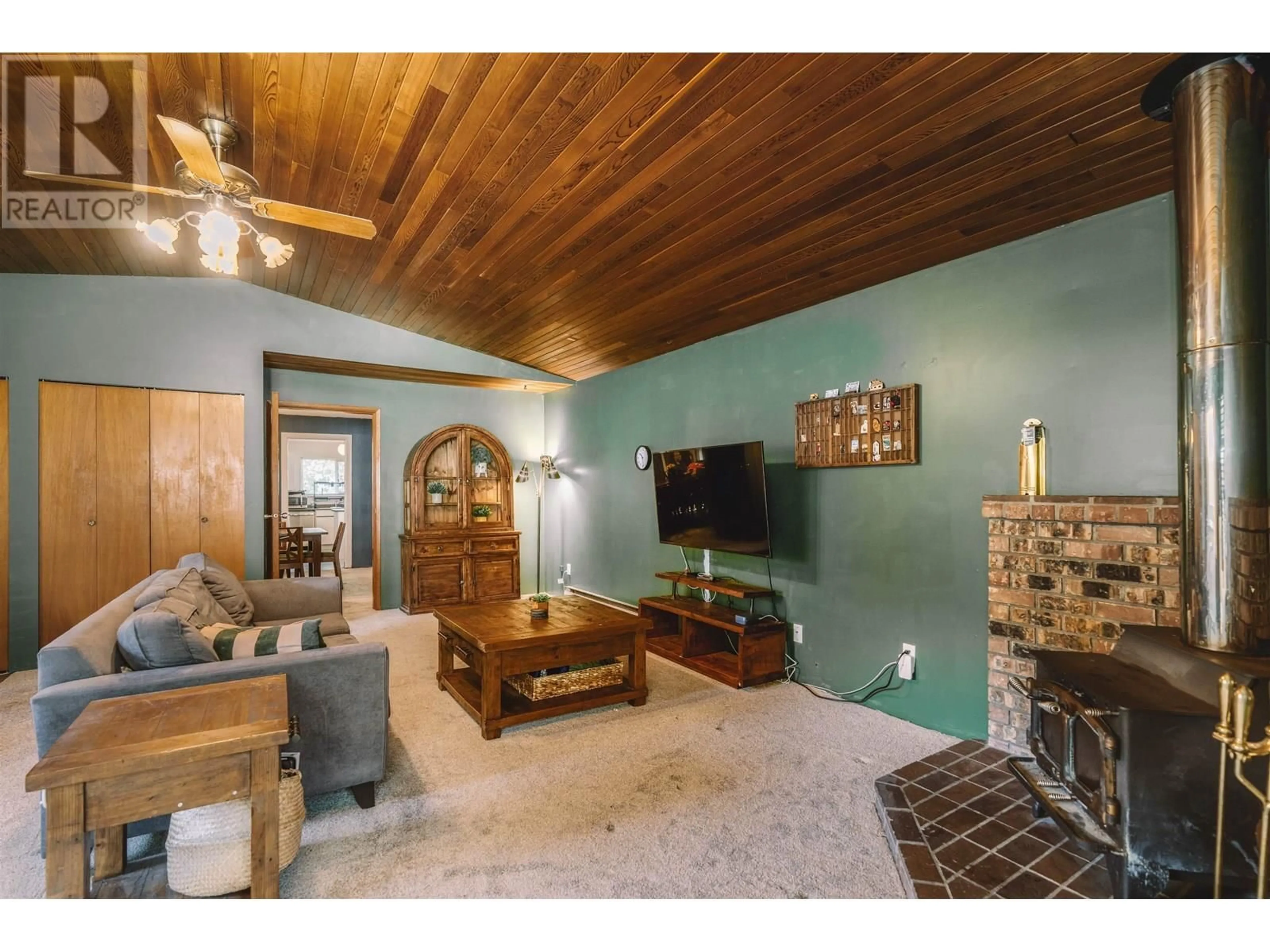 Living room with furniture, unknown for 3320 JERVIS STREET, Port Coquitlam British Columbia V3B4P3