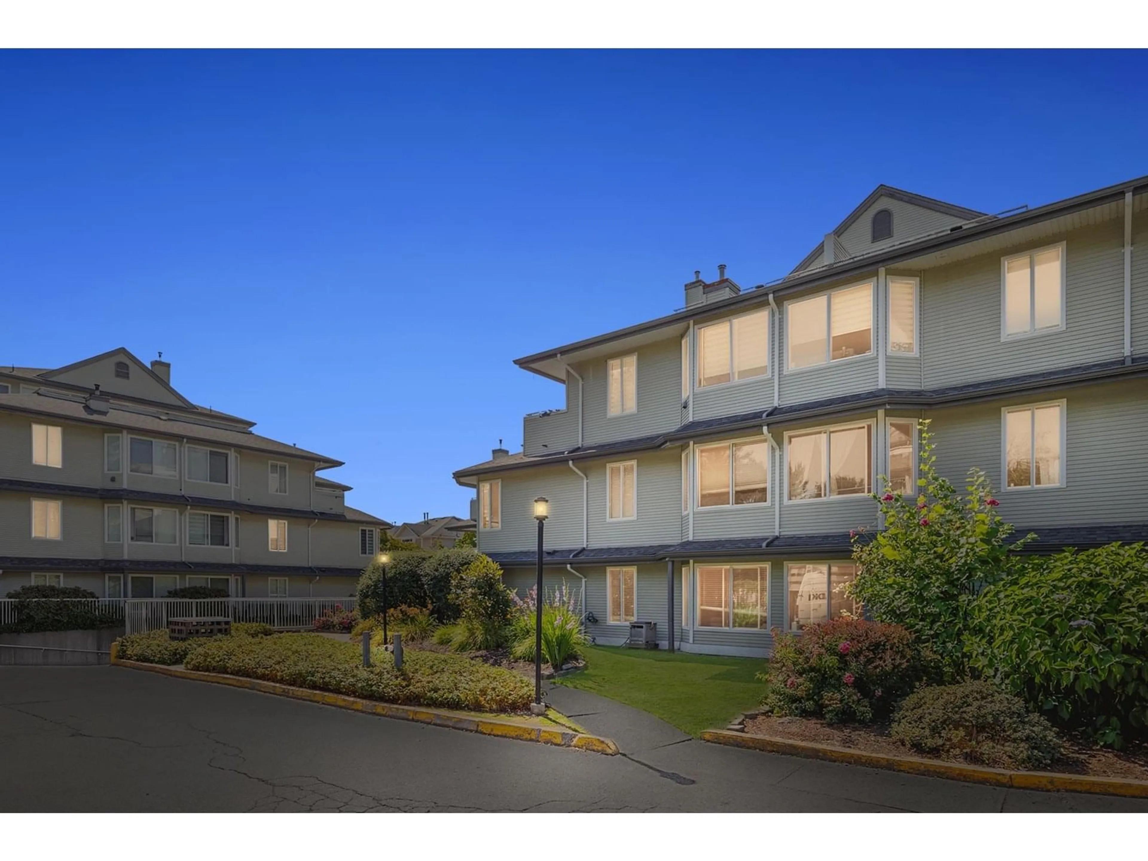 A pic from outside/outdoor area/front of a property/back of a property/a pic from drone, street for 409 - 12130 80, Surrey British Columbia V3W0V2