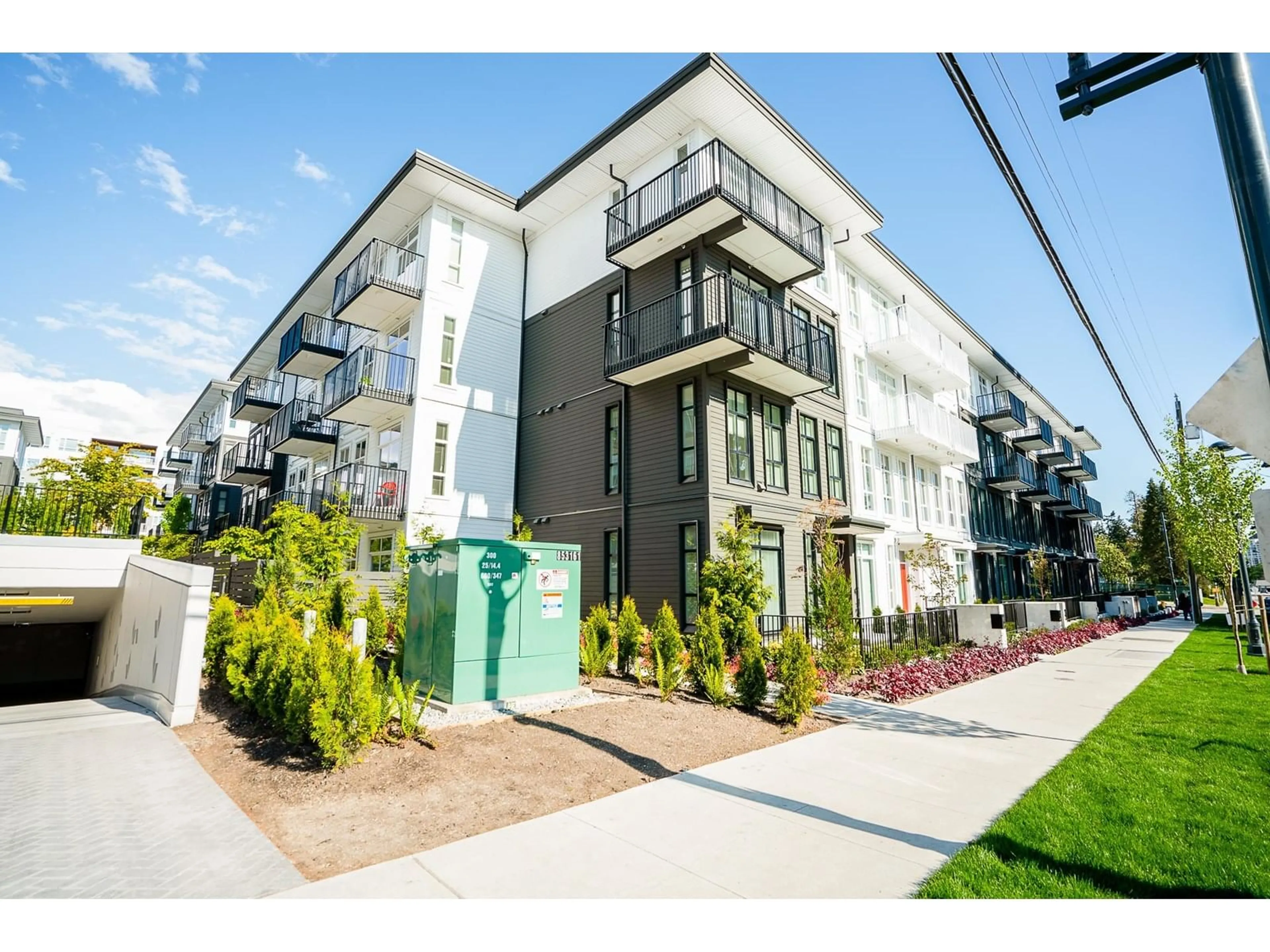 Patio, street for 201 - 13929 105, Surrey British Columbia V3T2B6