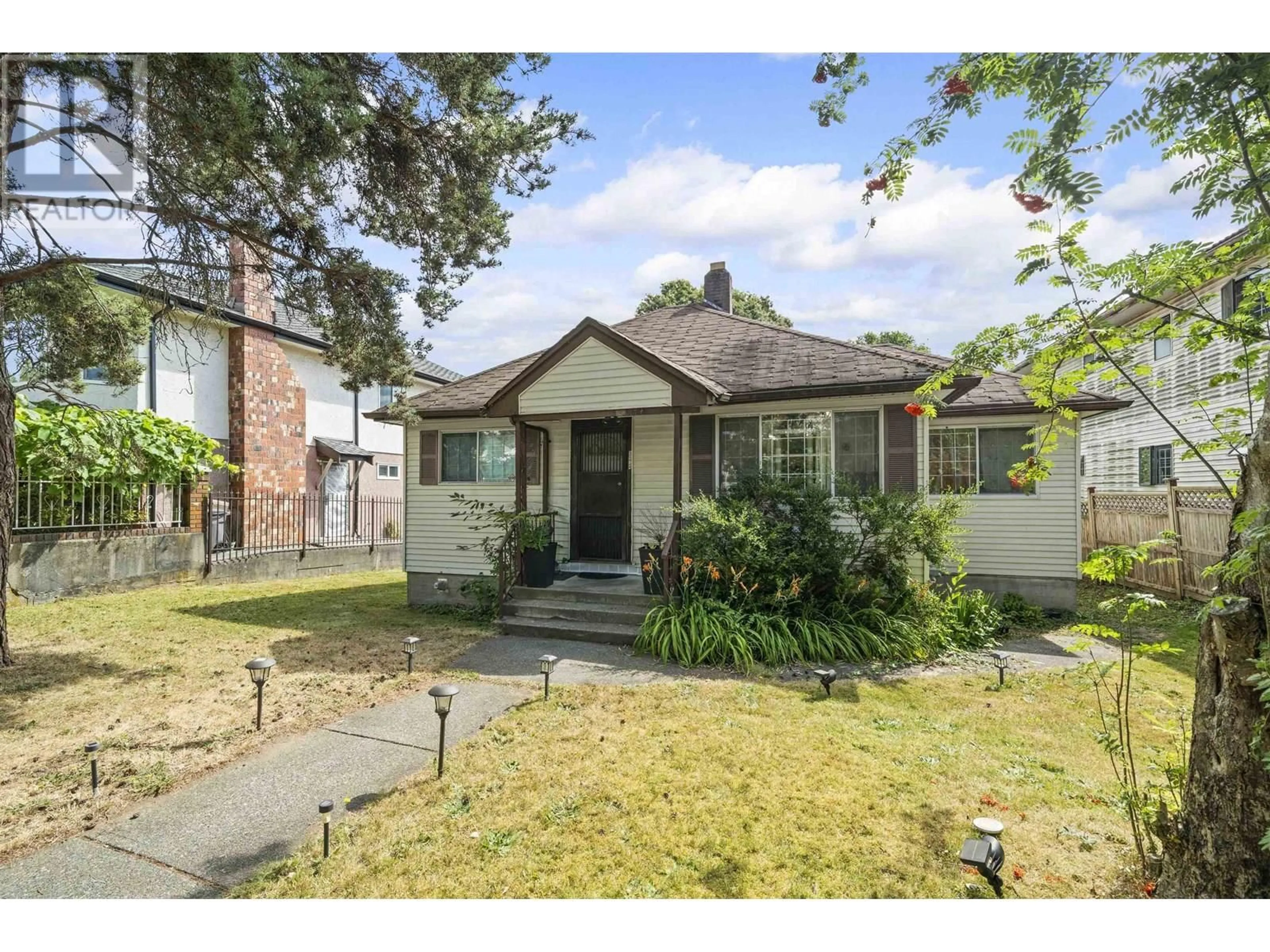 Unknown for 5974 ARGYLE STREET, Vancouver British Columbia V5P3K1