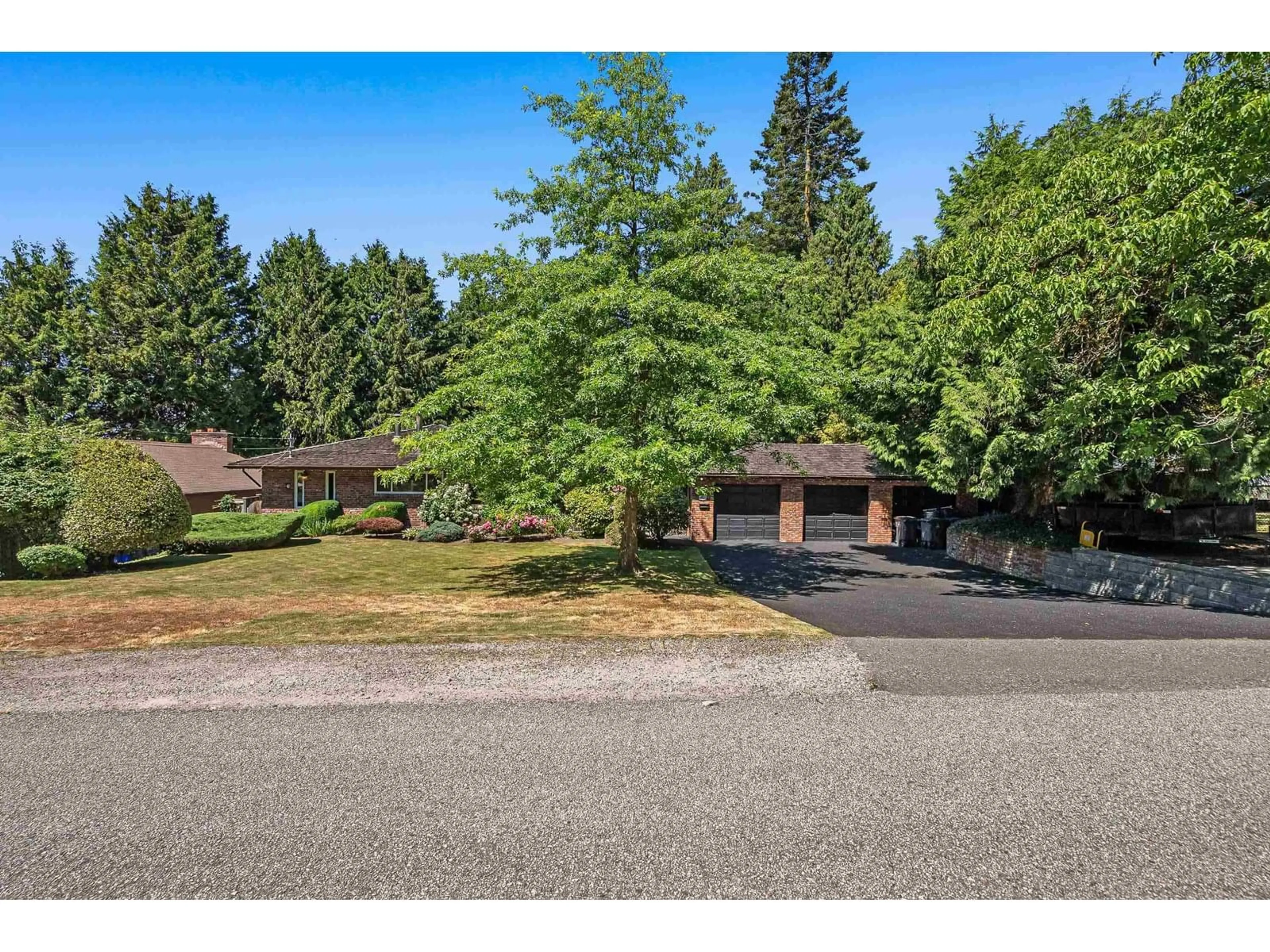 A pic from outside/outdoor area/front of a property/back of a property/a pic from drone, mountain view for 13937 35A, Surrey British Columbia V4P1L2