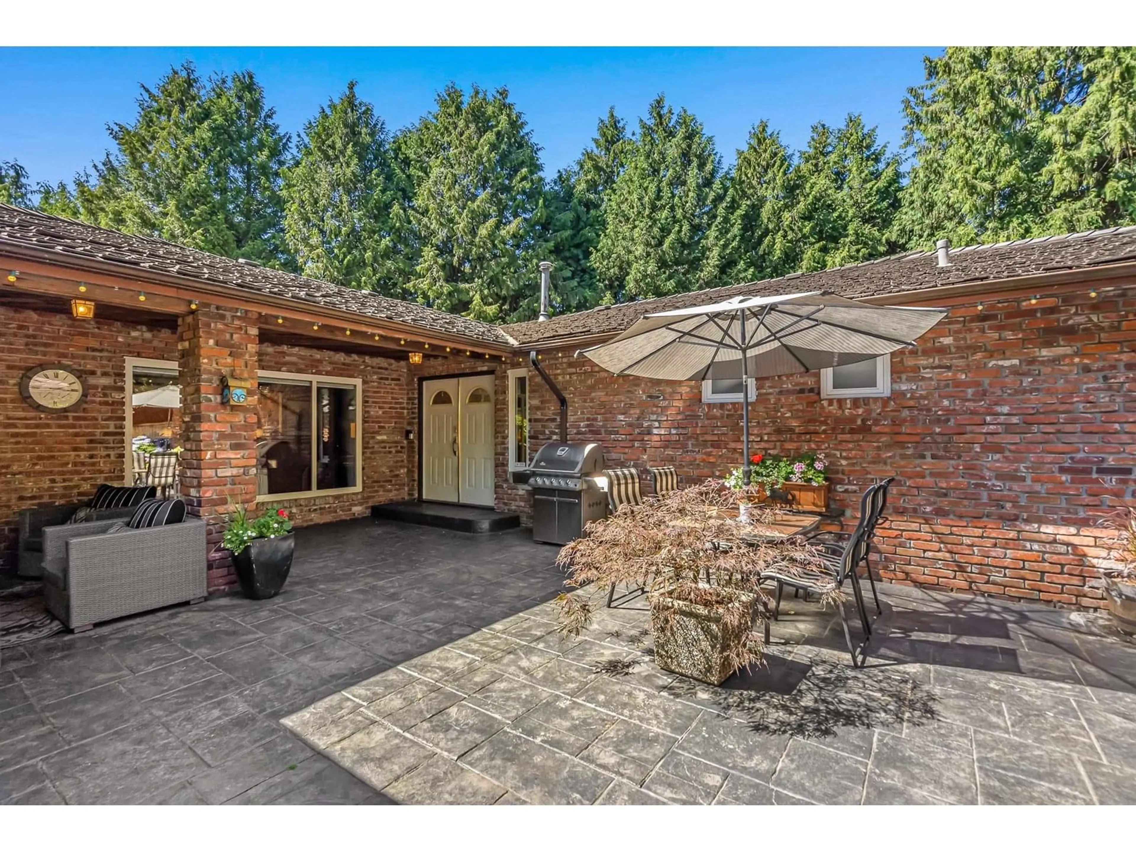 Patio, street for 13937 35A, Surrey British Columbia V4P1L2