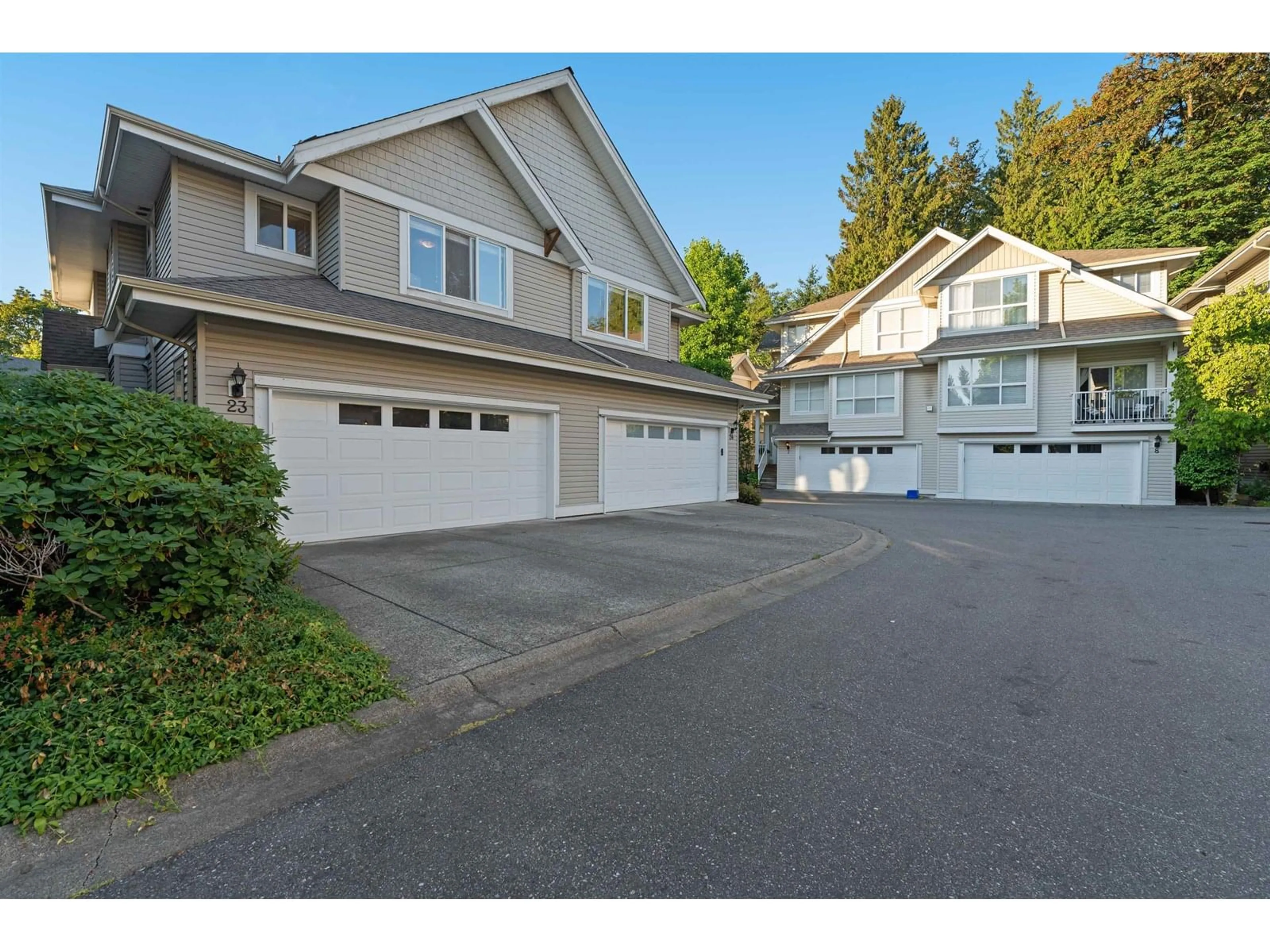 Indoor garage for 23 - 8568 209, Langley British Columbia V1M4C4