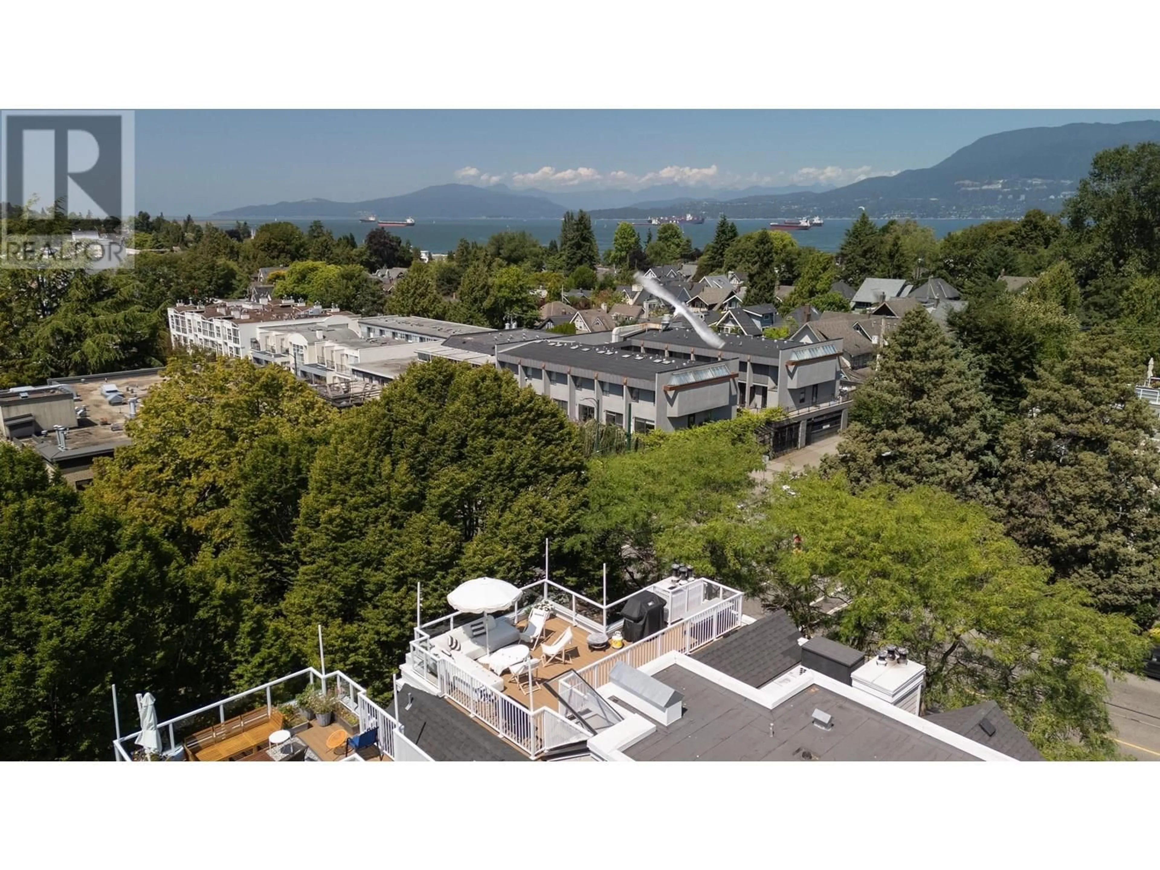 A pic from outside/outdoor area/front of a property/back of a property/a pic from drone, mountain view for PH 401 - 2020 TRAFALGAR STREET, Vancouver British Columbia V6K3S6