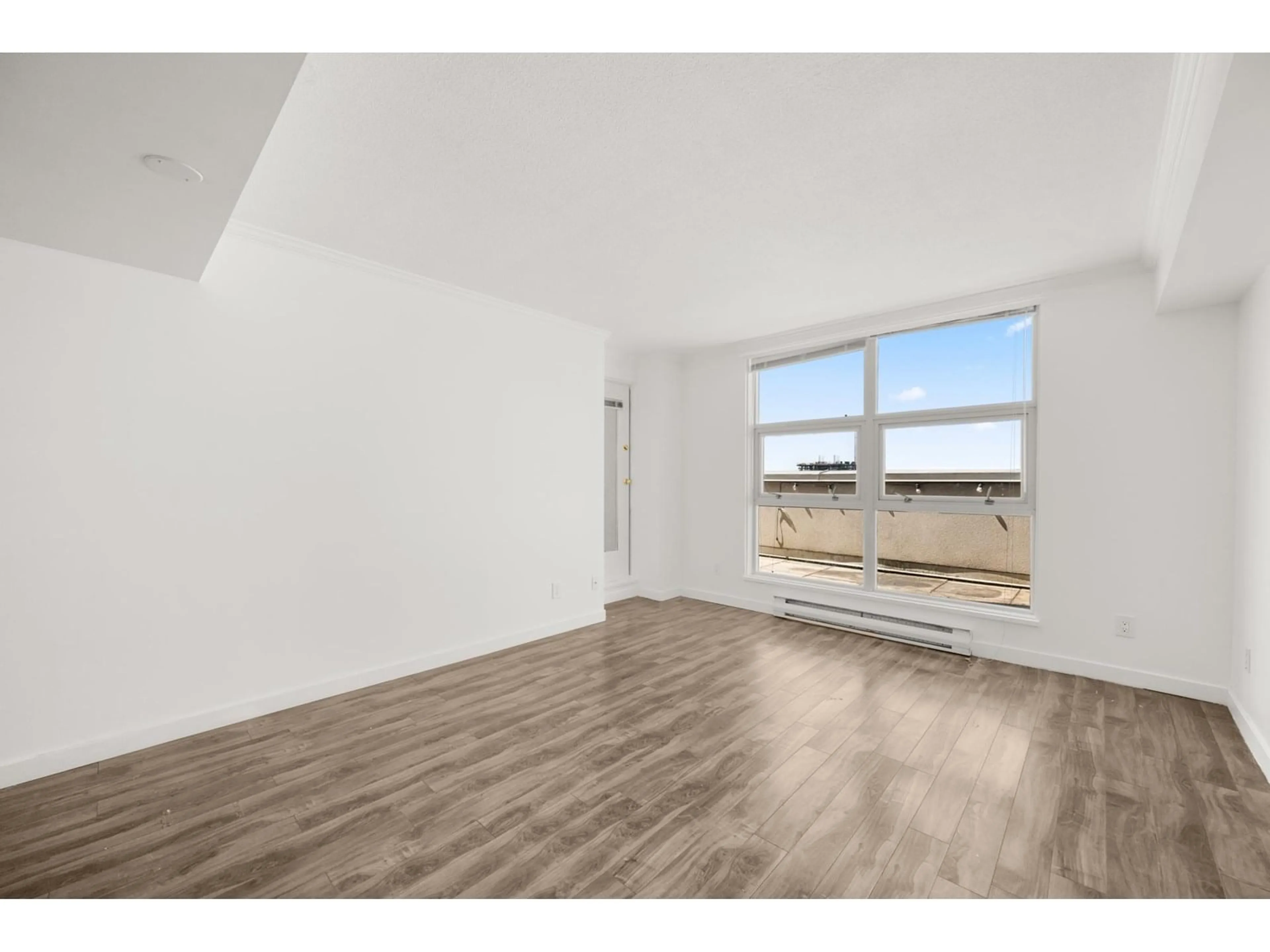 A pic of a room for 1405 - 10523 UNIVERSITY, Surrey British Columbia V3T5T8