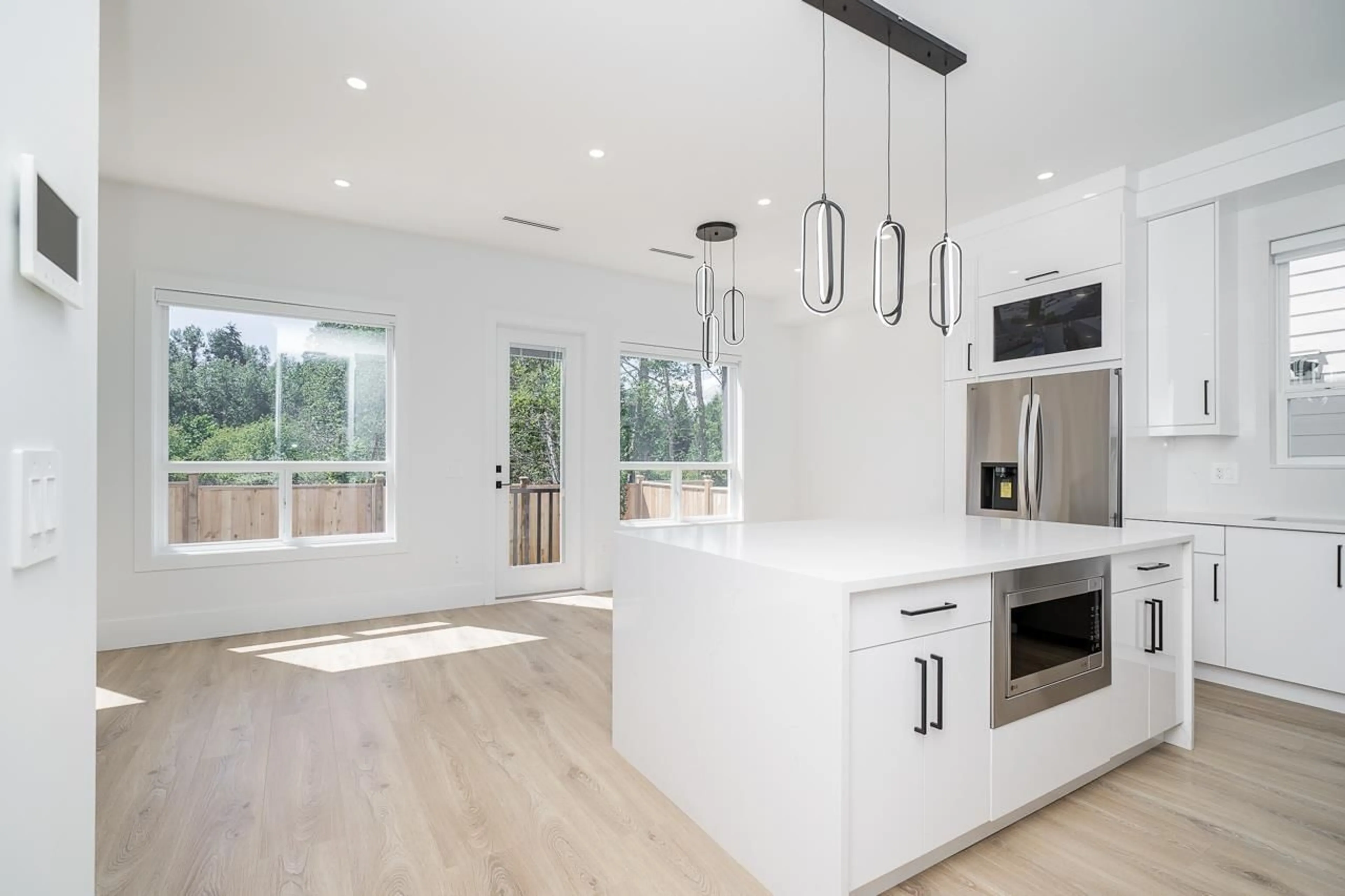 Open concept kitchen, unknown for 7515 205, Langley British Columbia V2Y1V5
