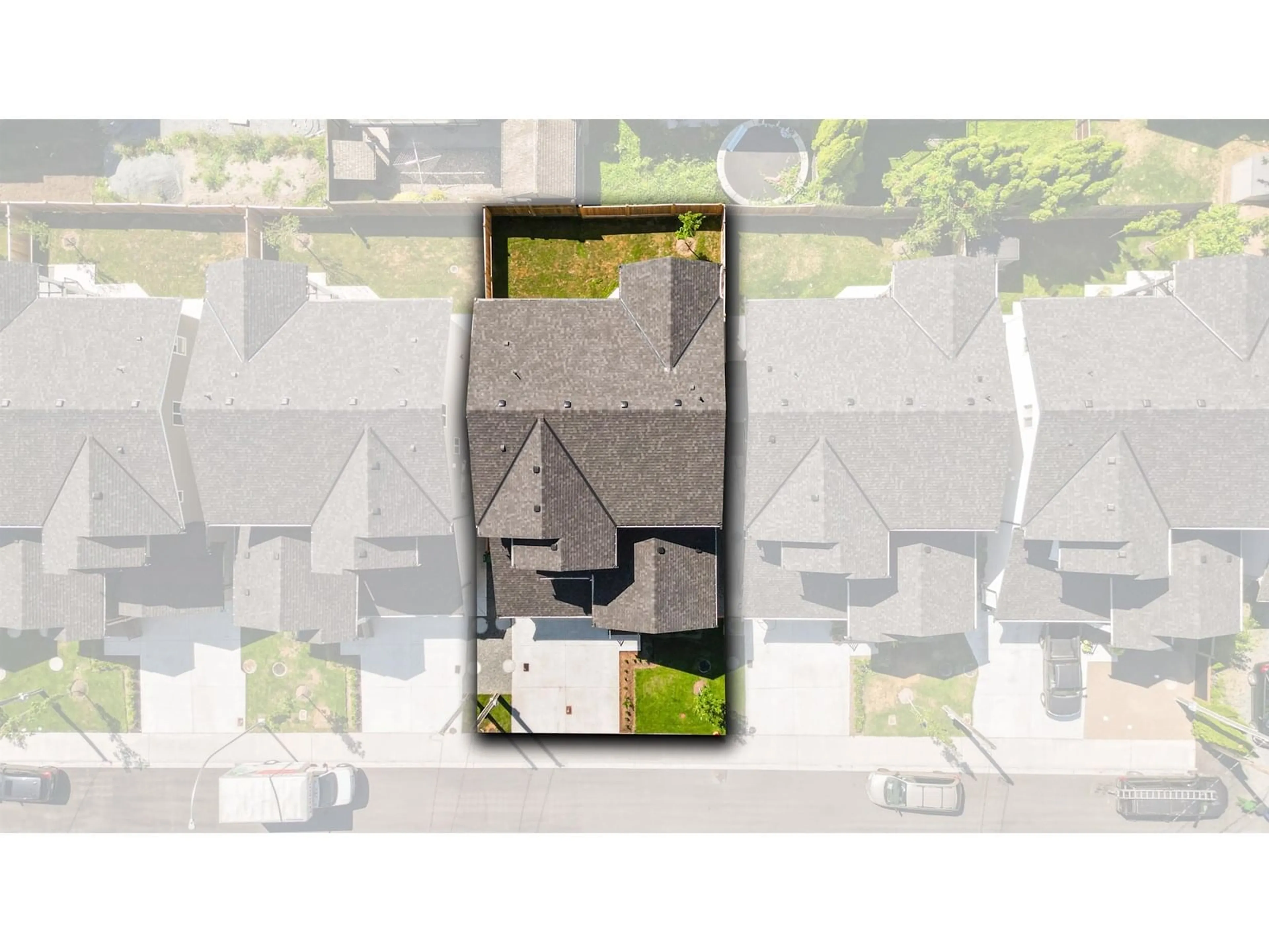 A pic from outside/outdoor area/front of a property/back of a property/a pic from drone, street for 7143 ELWOOD DRIVE, Chilliwack British Columbia V2R1G8