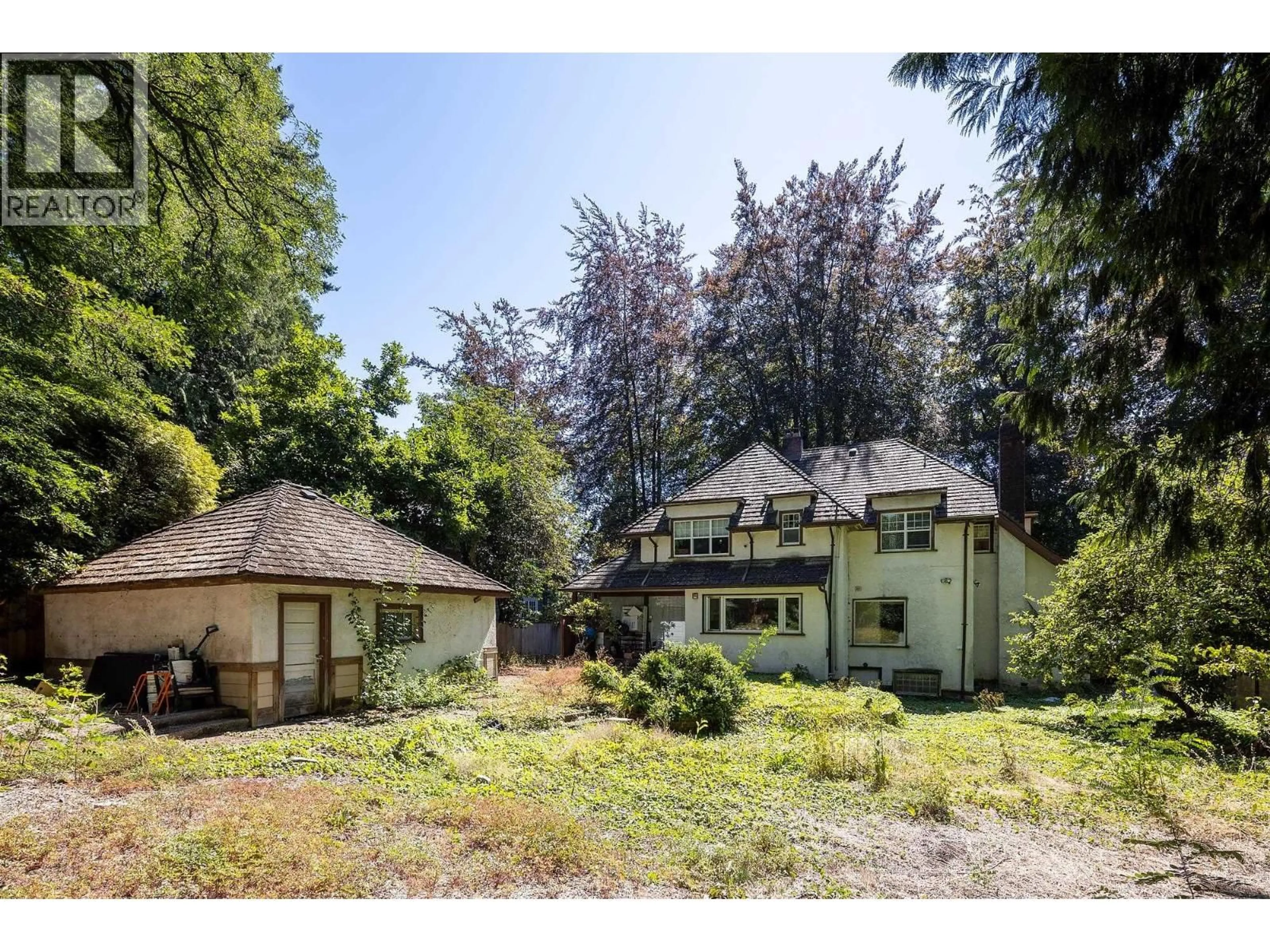 A pic from outside/outdoor area/front of a property/back of a property/a pic from drone, unknown for 2629 49TH AVENUE, Vancouver British Columbia V6N3S5