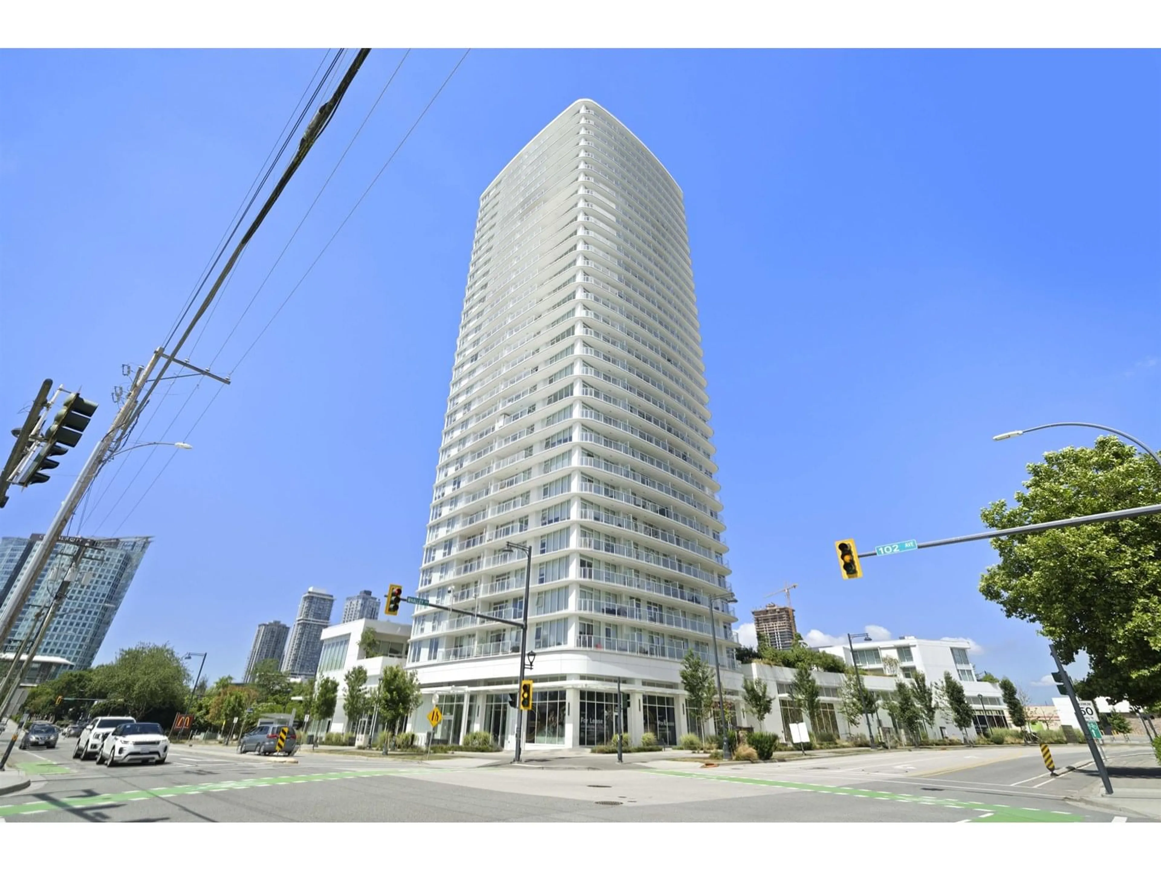 Indoor foyer for 608 - 13685 102, Surrey British Columbia V3T0S2