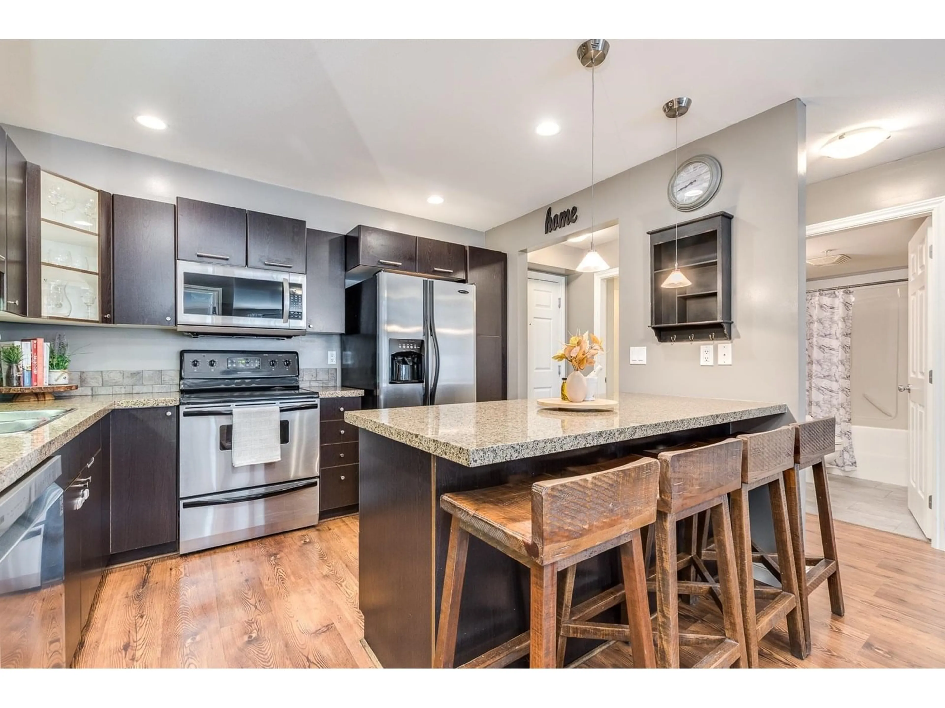 Open concept kitchen, unknown for 114 - 5438 198, Langley British Columbia V3A1G2