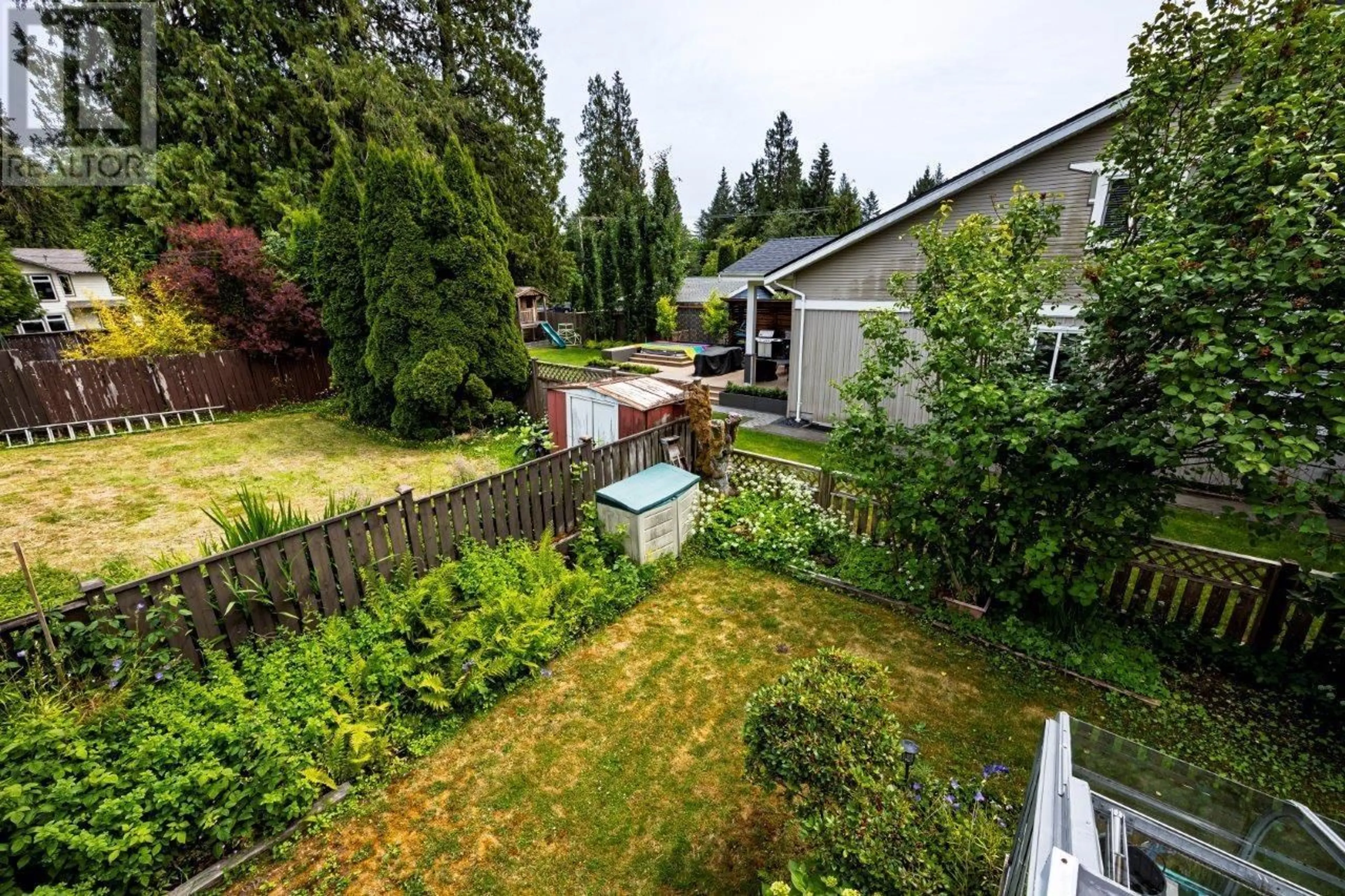 A pic from outside/outdoor area/front of a property/back of a property/a pic from drone, unknown for 3588 ALLAN ROAD, North Vancouver British Columbia V7K2M7