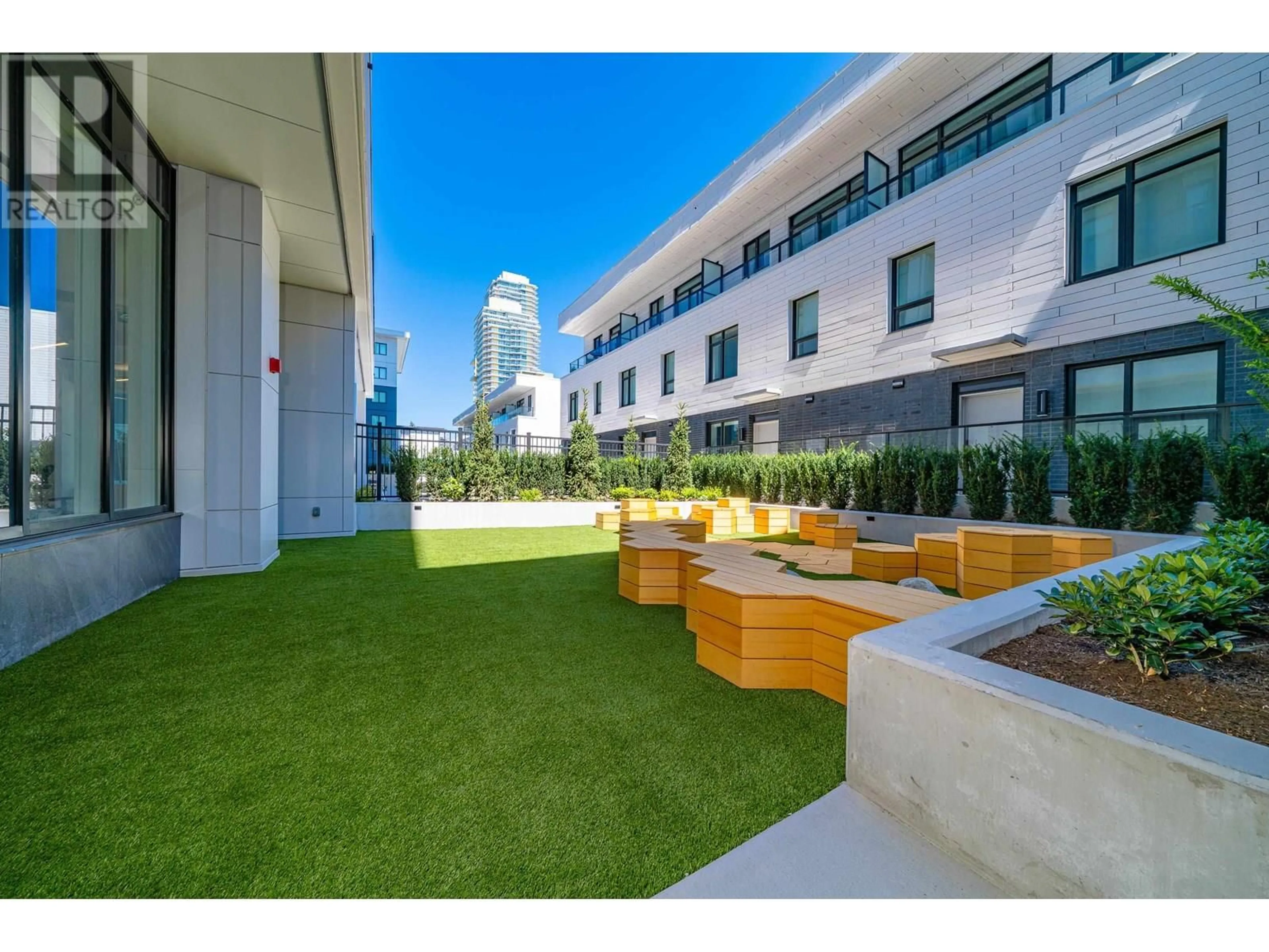 Patio, unknown for 901 - 6468 WILLINGDON AVENUE, Burnaby British Columbia V5H0L3