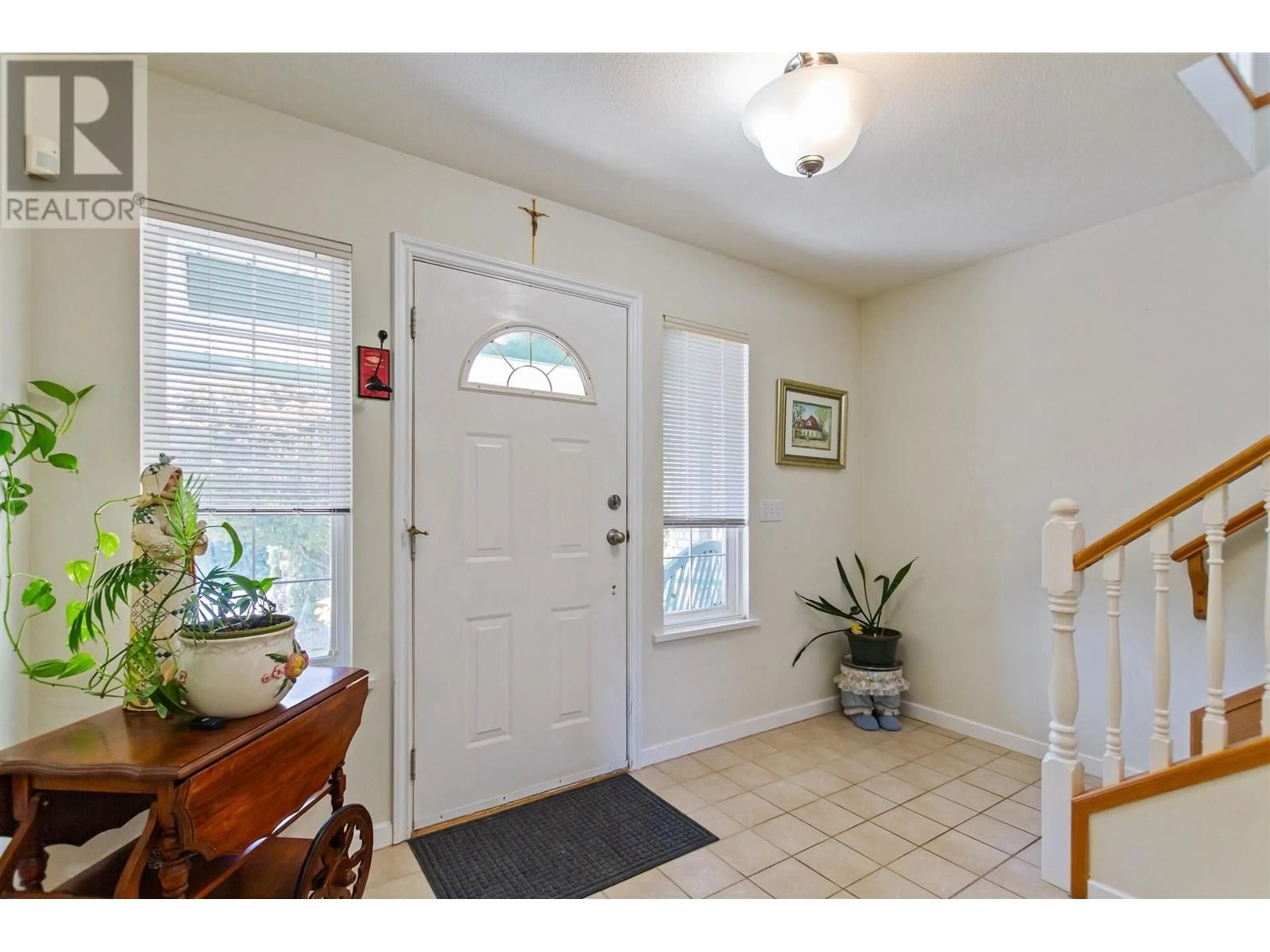 Indoor entryway for 3277 MASON AVENUE, Coquitlam British Columbia V3B2X5