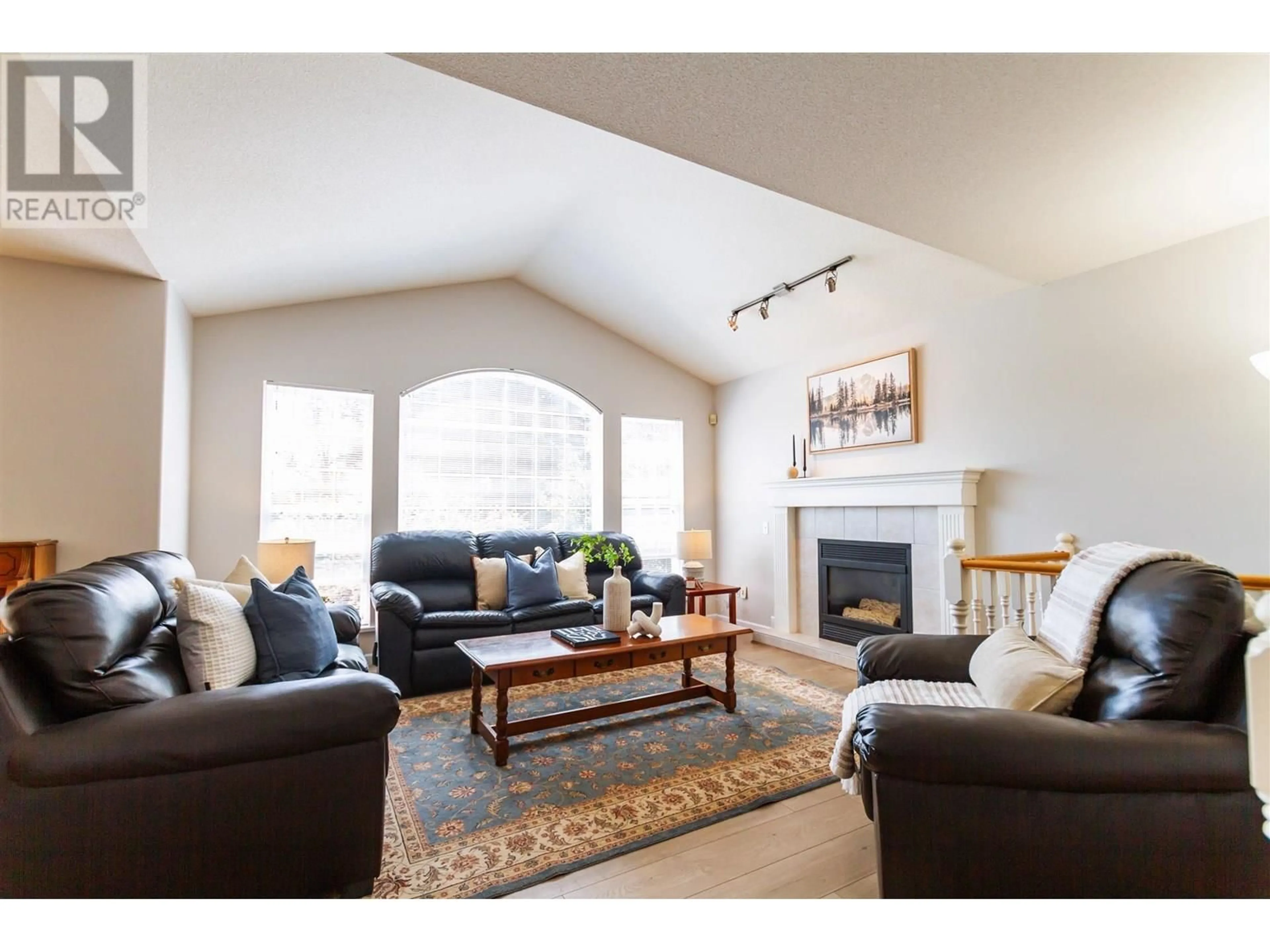 Living room with furniture, unknown for 3277 MASON AVENUE, Coquitlam British Columbia V3B2X5