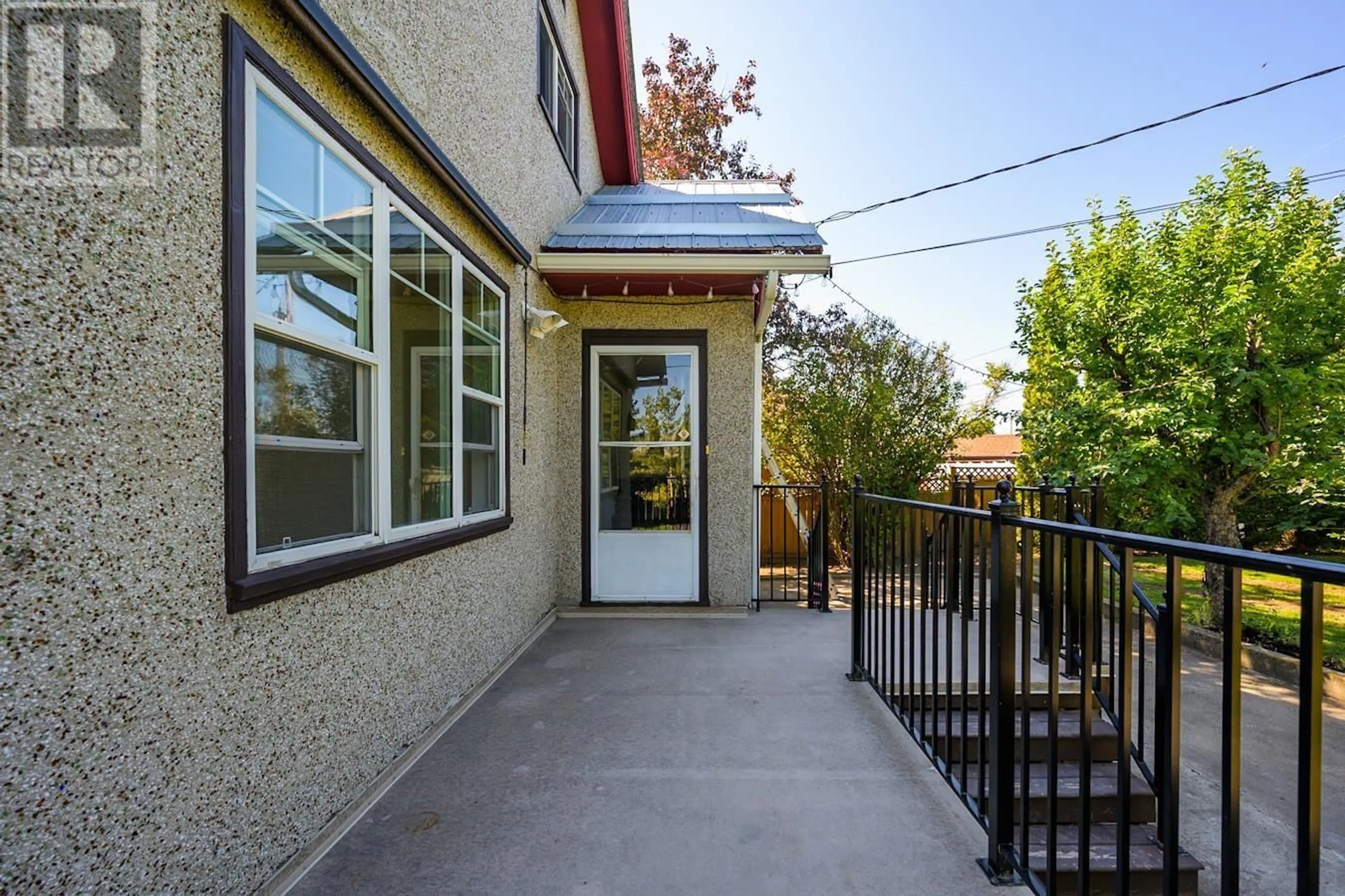 Patio, street for 907 GILLETT STREET, Prince George British Columbia V2M2V1