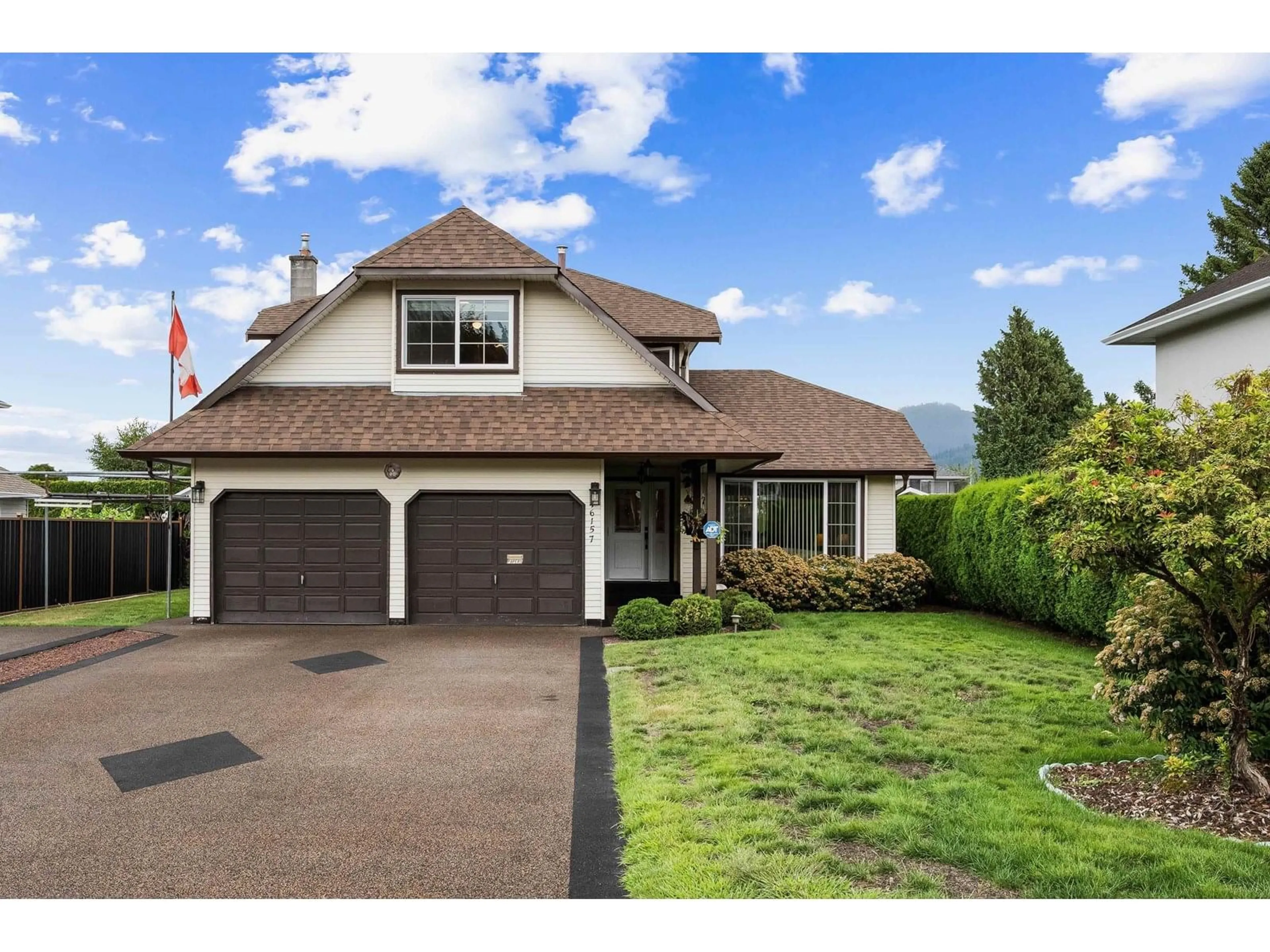 Home with vinyl exterior material, street for 46157 CHRISTINA DRIVE, Chilliwack British Columbia V2R2B6