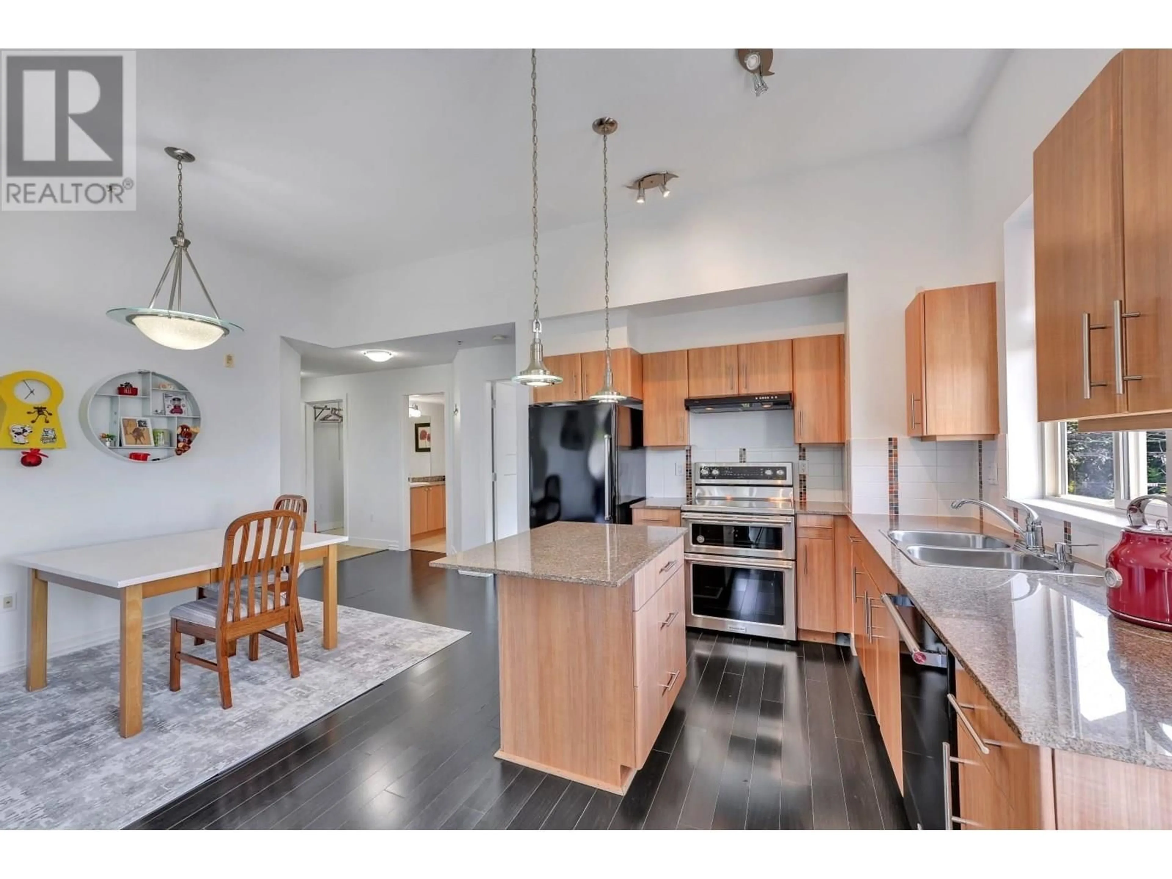 Open concept kitchen, unknown for 402 - 12020 207A STREET, Maple Ridge British Columbia V2X8V2