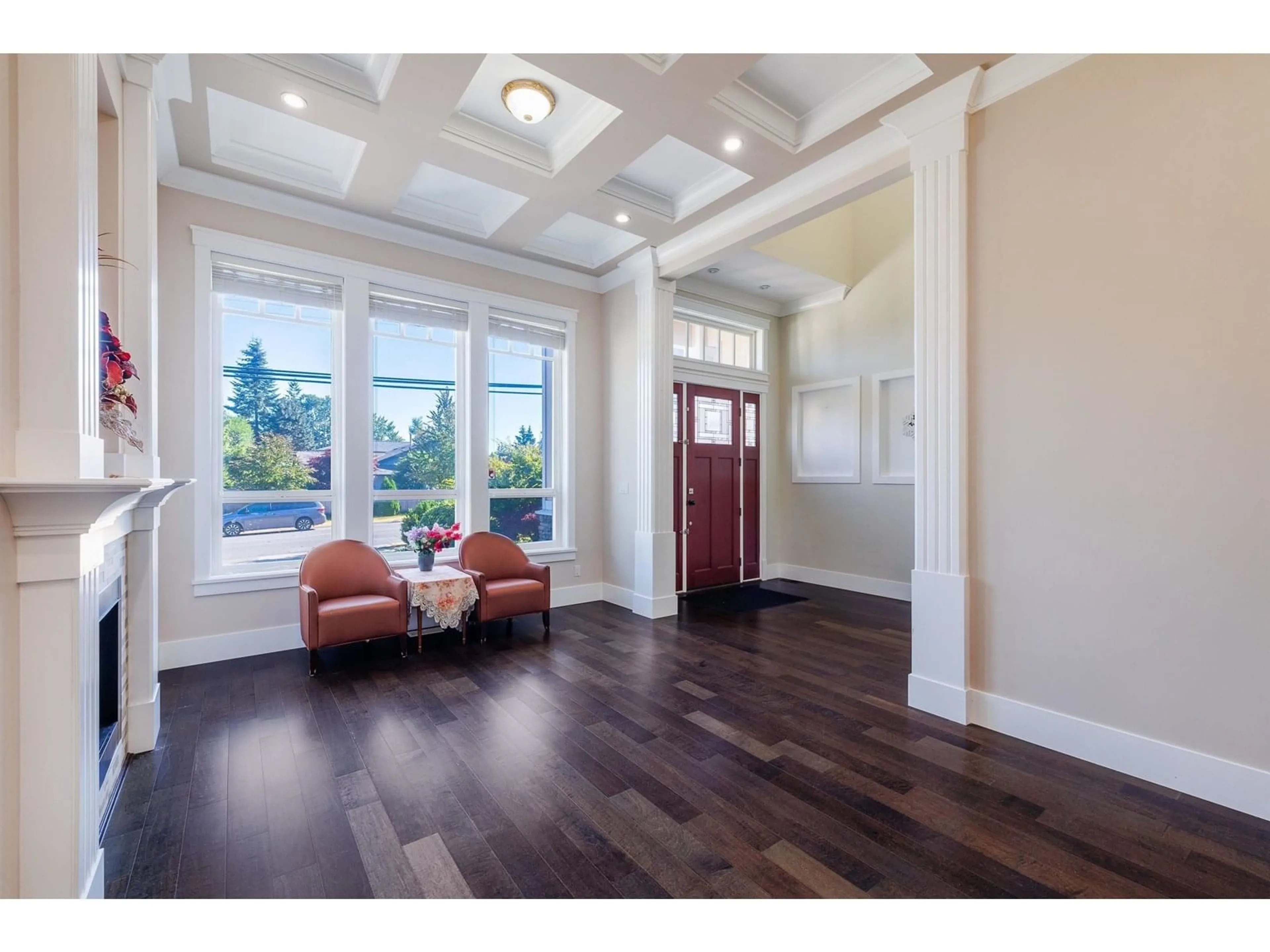 Indoor entryway for 16067 14, Surrey British Columbia V4A1G9