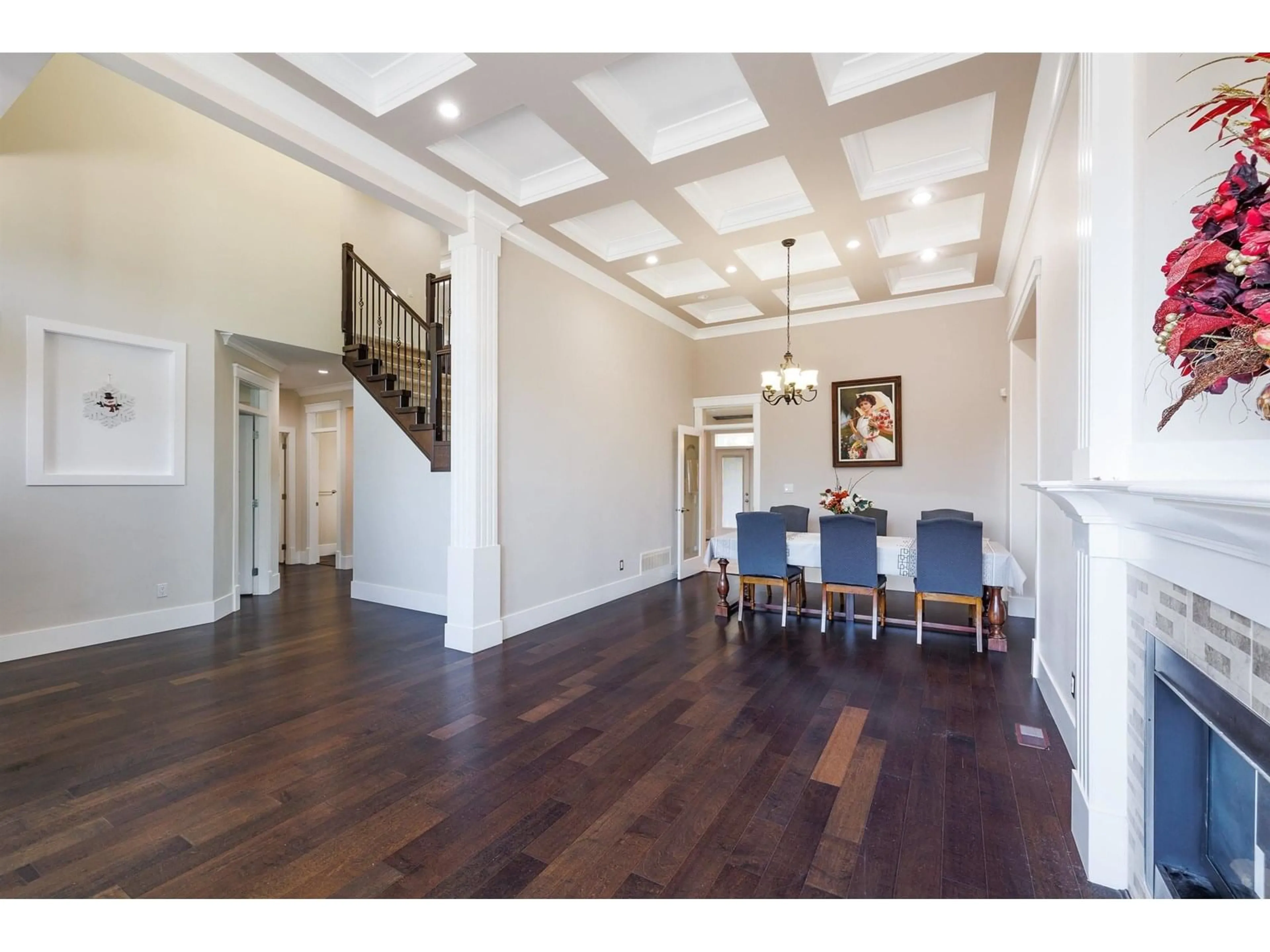 Dining room, wood/laminate floor for 16067 14, Surrey British Columbia V4A1G9