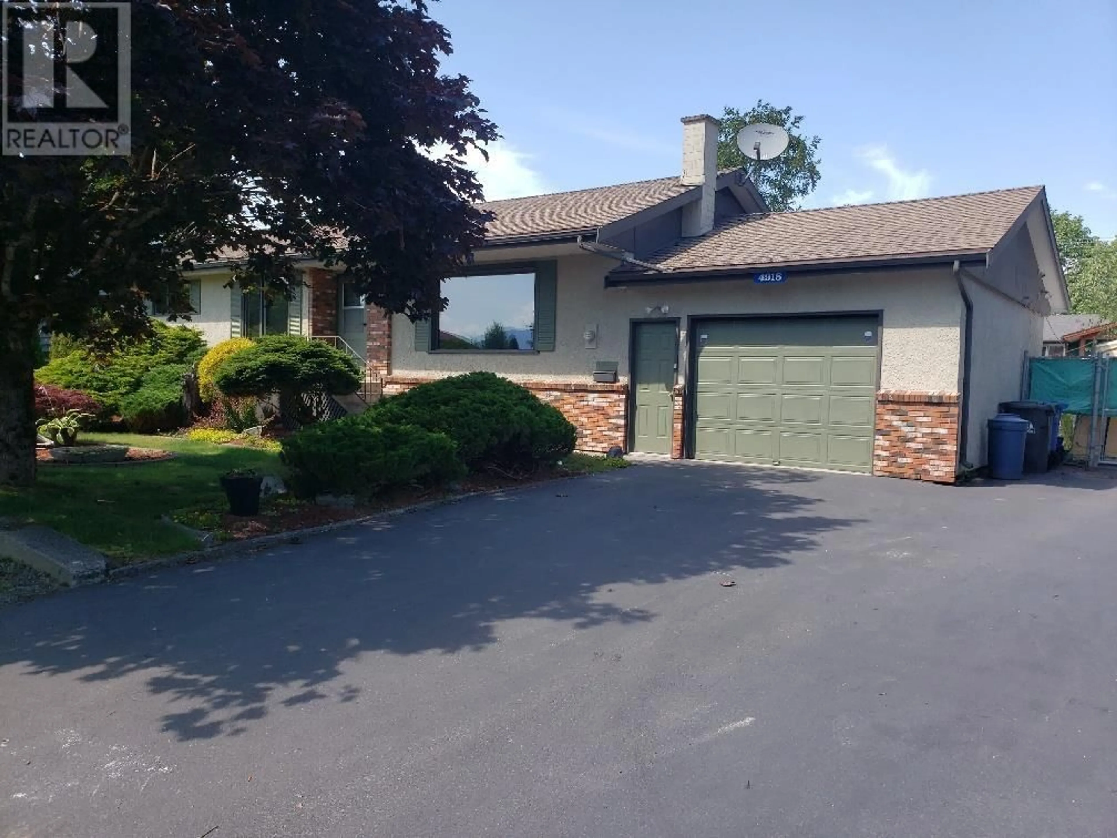 A pic from outside/outdoor area/front of a property/back of a property/a pic from drone, street for 4918 SCOTT AVENUE, Terrace British Columbia V8G2B8