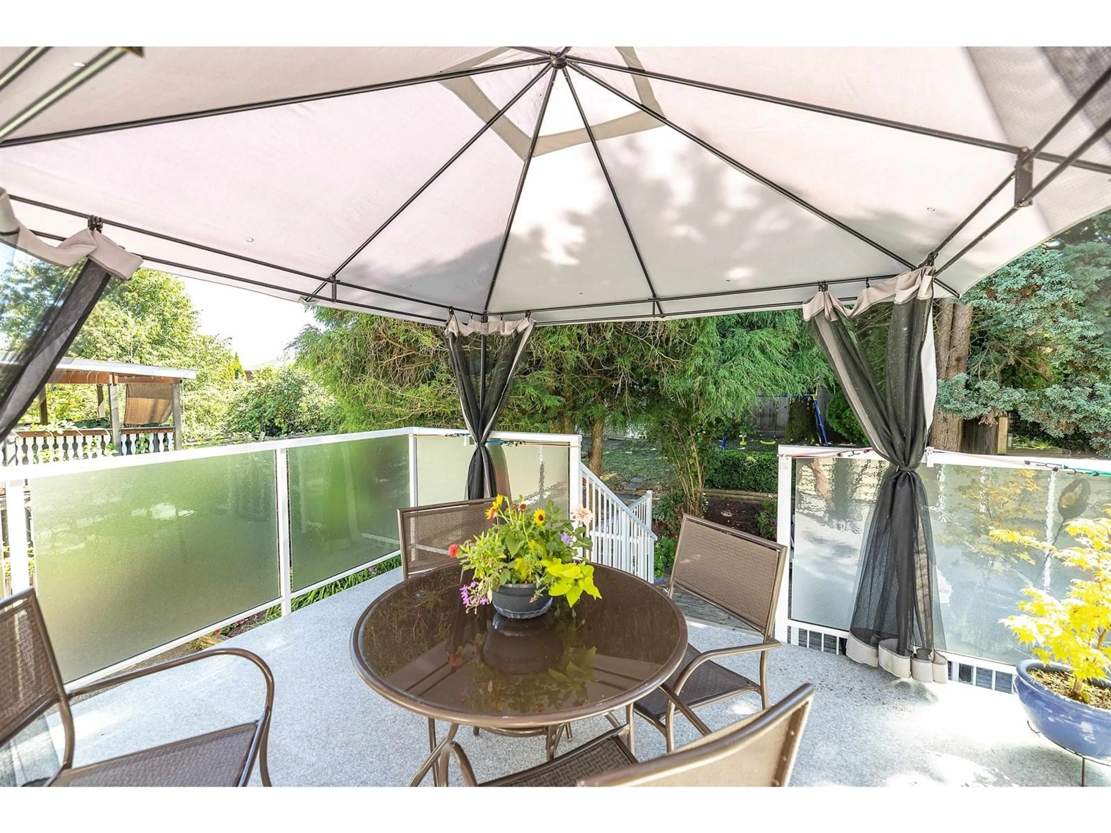 Patio, street for 27096 34, Langley British Columbia V4W3H2