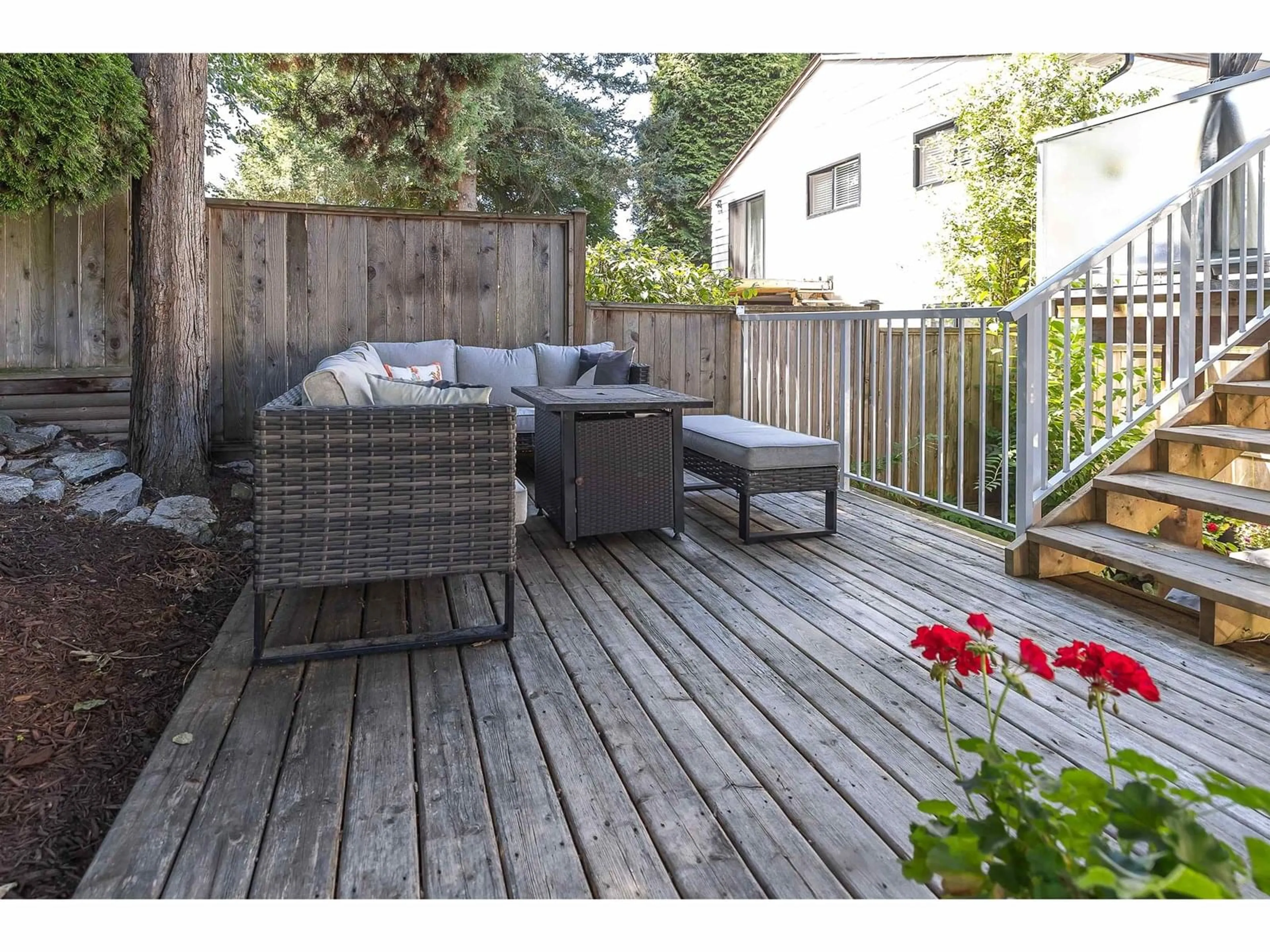 Patio, street for 27096 34, Langley British Columbia V4W3H2