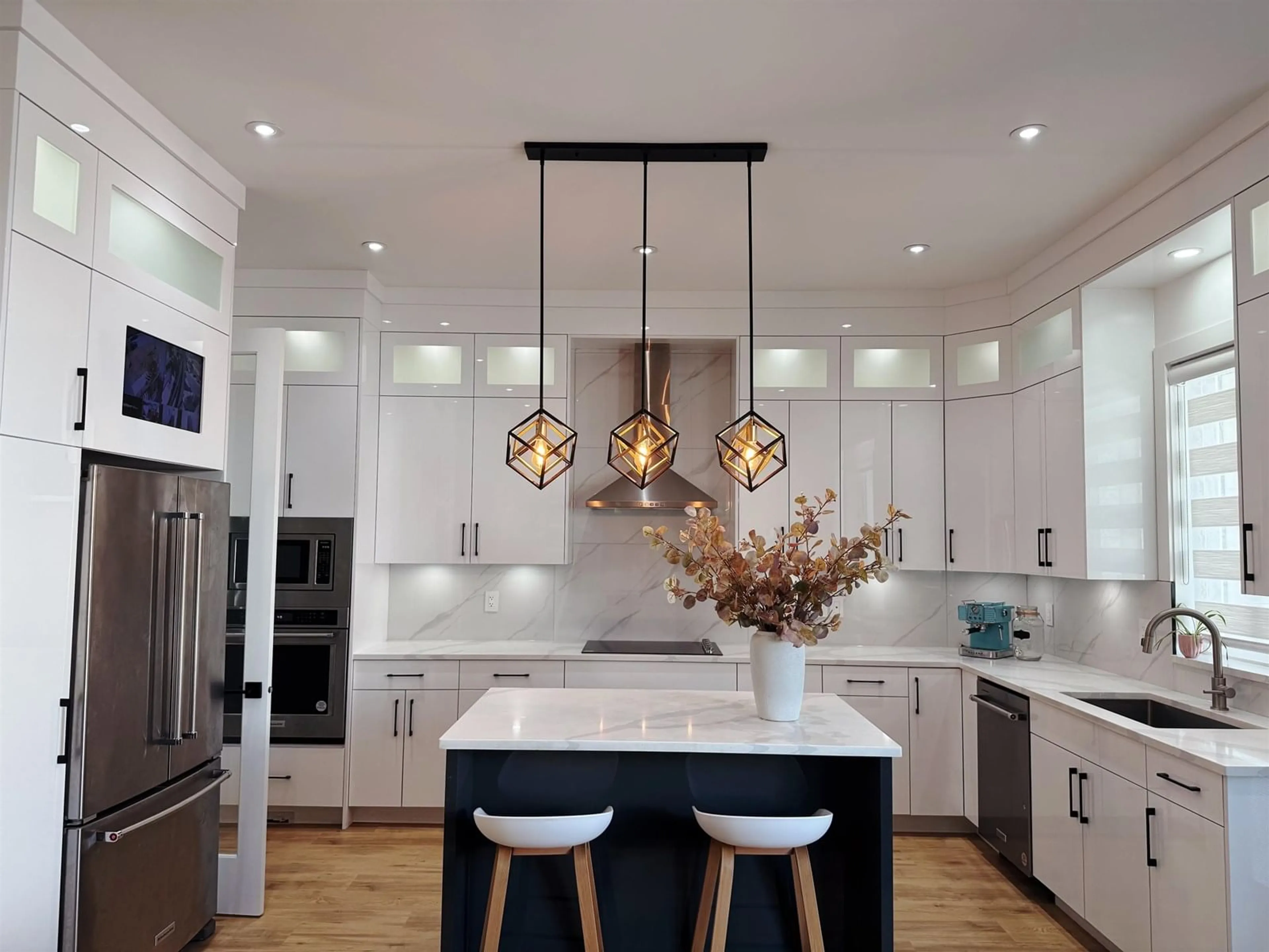 Contemporary kitchen, unknown for 16733 15A, Surrey British Columbia V3S9X7