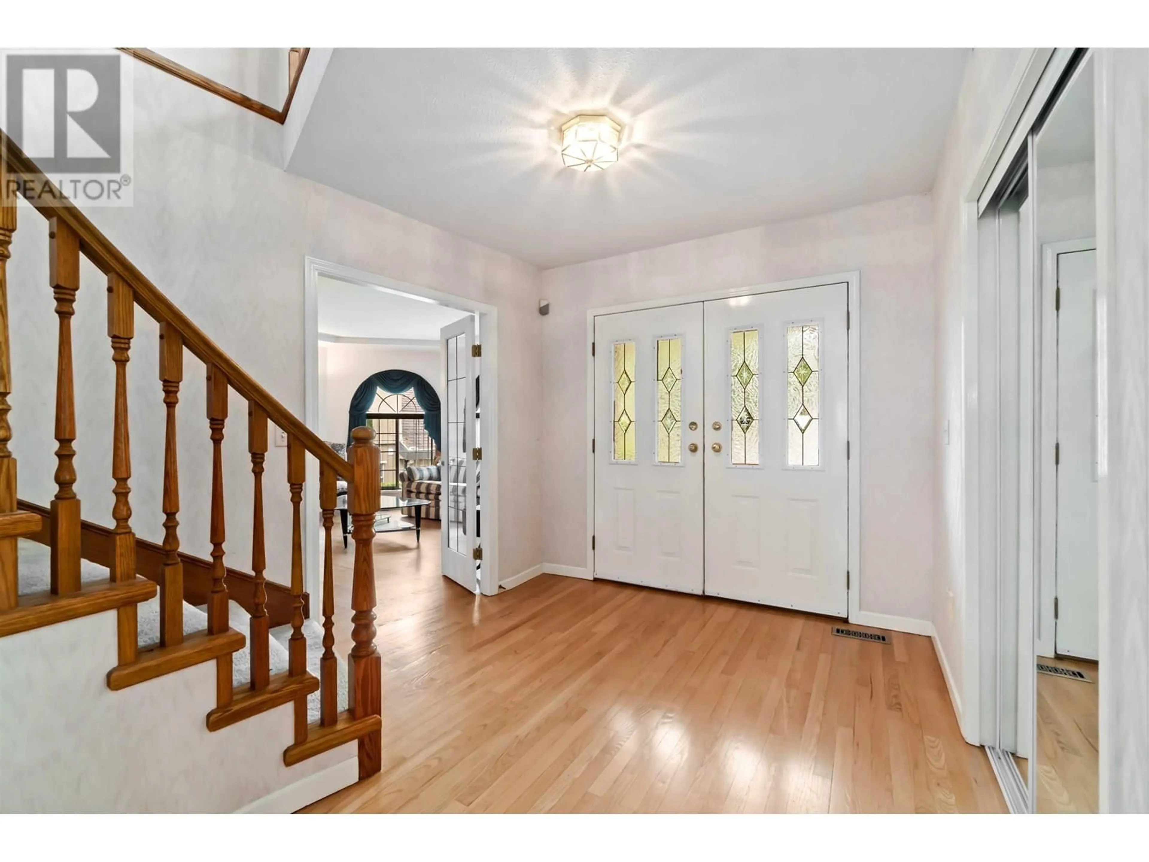 Indoor entryway for 1402 MAGNOLIA PLACE, Coquitlam British Columbia V3H4S8