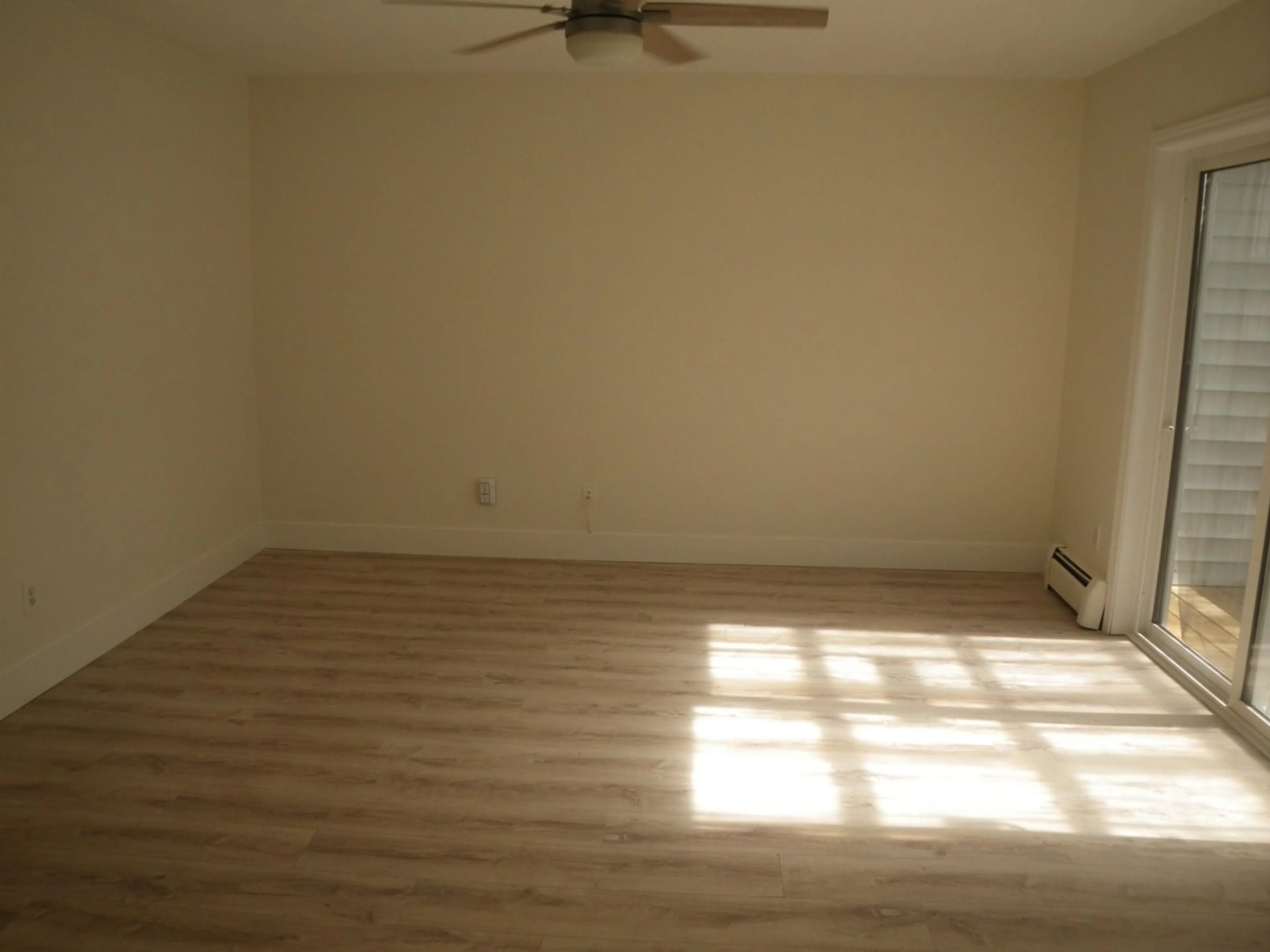 A pic of a room for 4 - 19952 56, Langley British Columbia V3A3X9