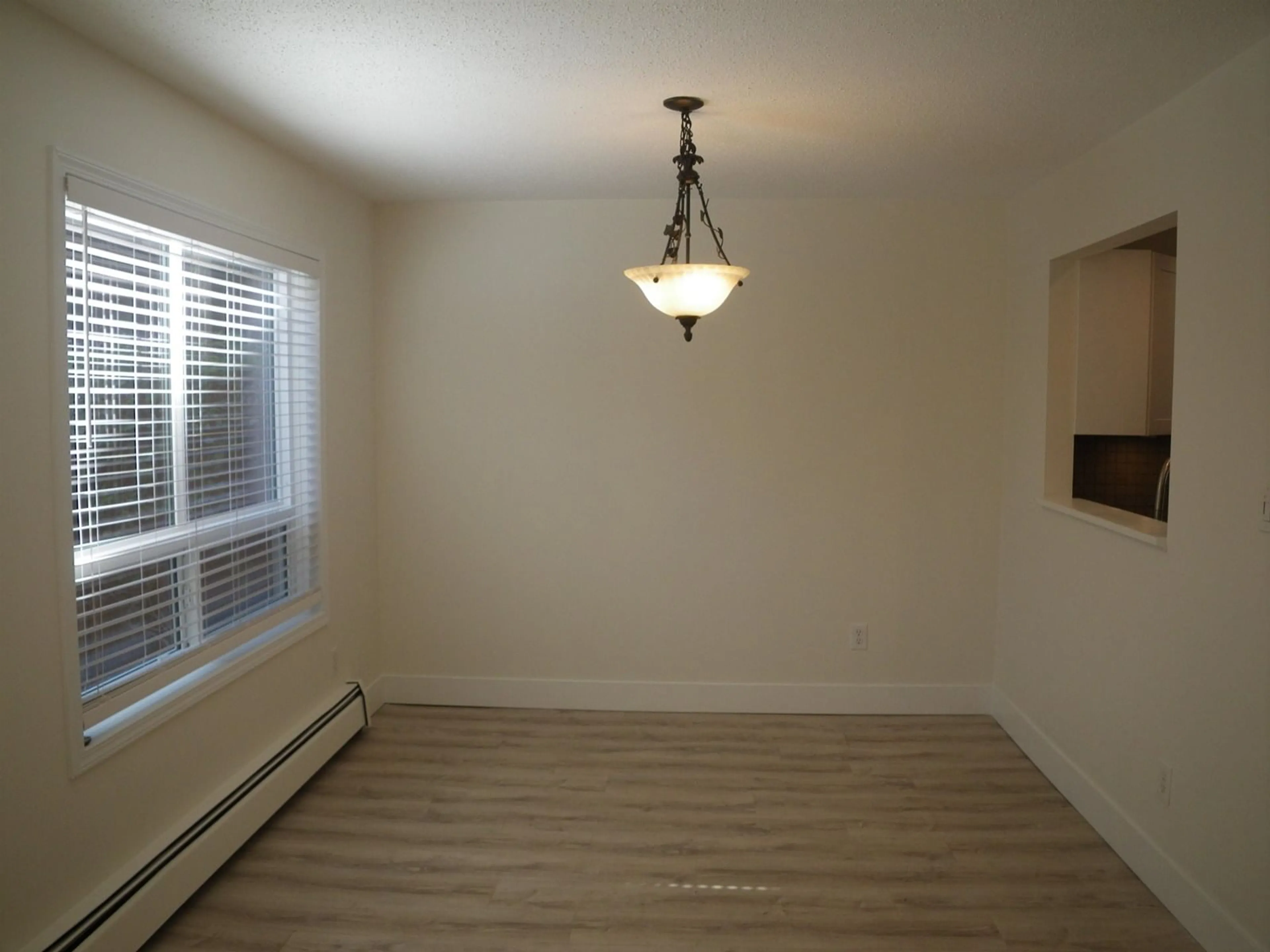 A pic of a room for 4 - 19952 56, Langley British Columbia V3A3X9