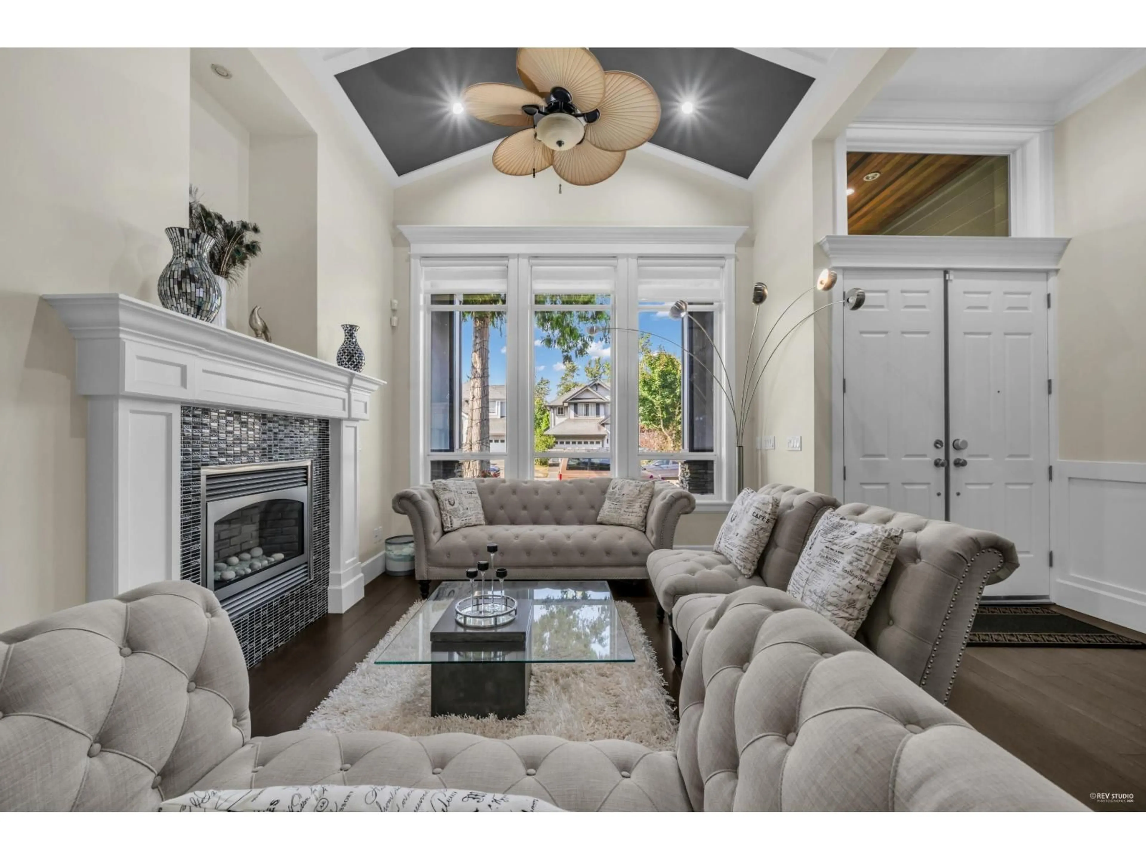 Living room with furniture, ceramic/tile floor for 14490 58 AVE, Surrey British Columbia V3S1Y3
