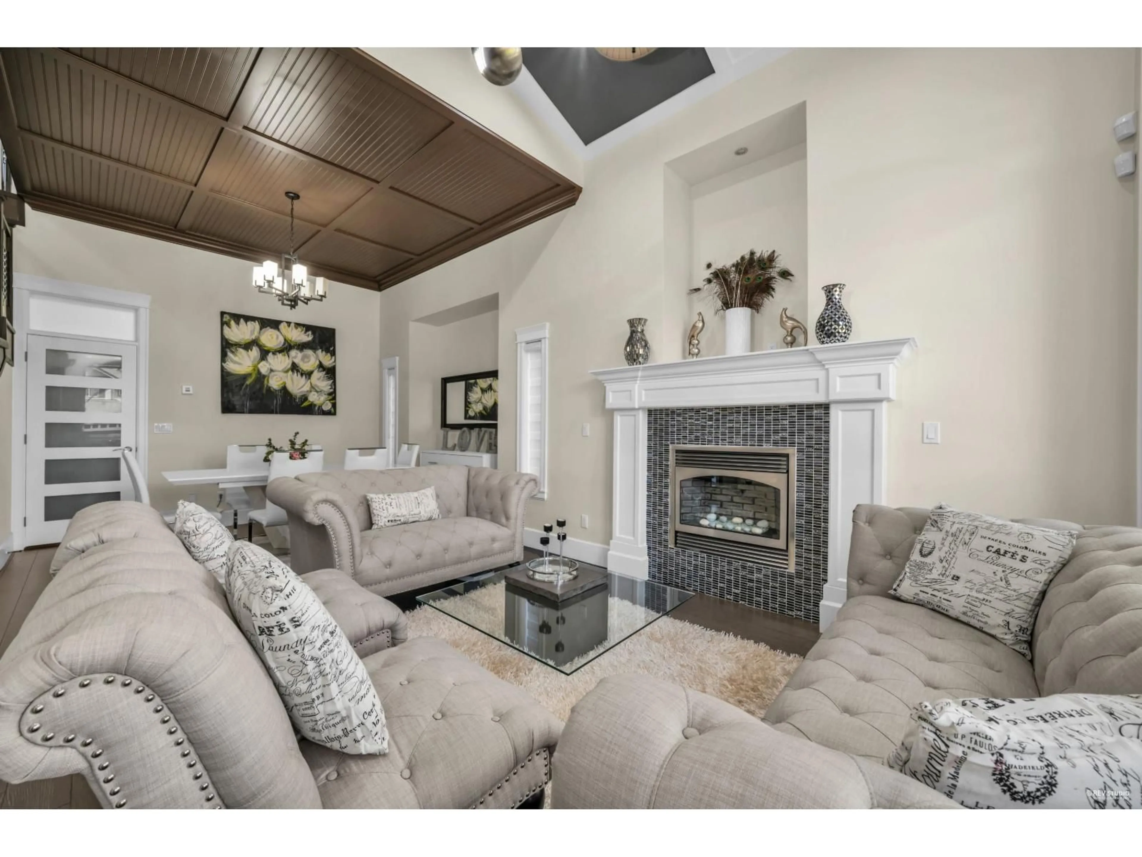 Living room with furniture, unknown for 14490 58 AVE, Surrey British Columbia V3S1Y3