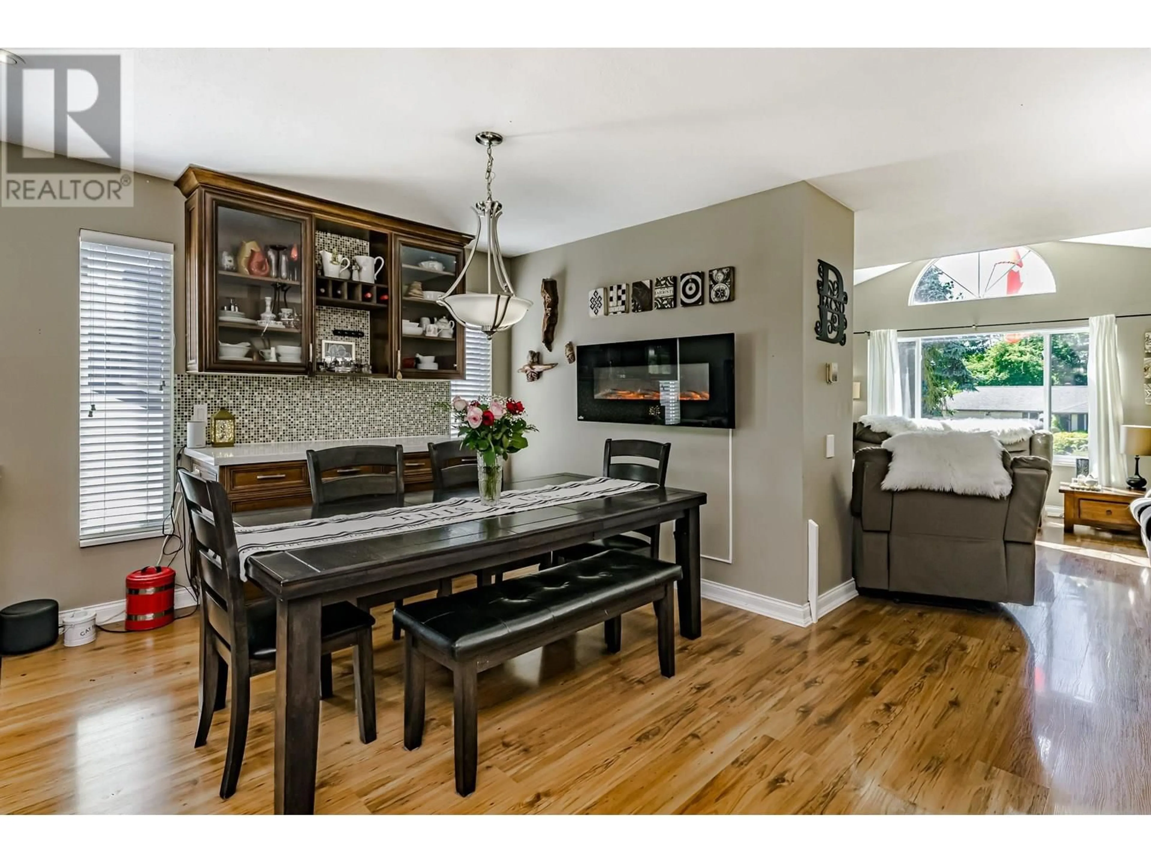 Open concept kitchen, unknown for 12512 222 STREET, Maple Ridge British Columbia V2X0W5