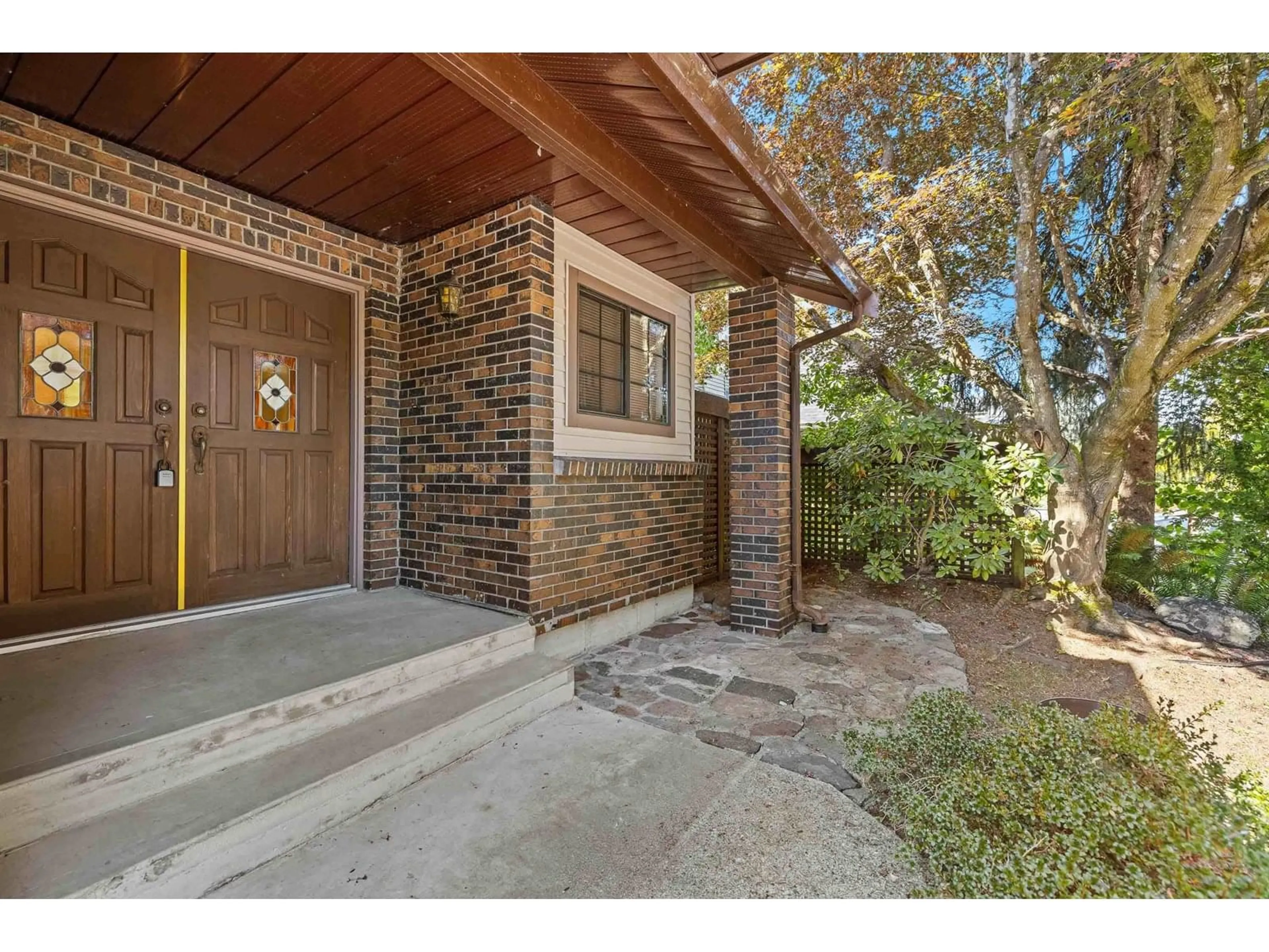 Indoor entryway for 20886 94B, Langley British Columbia V1M2B1