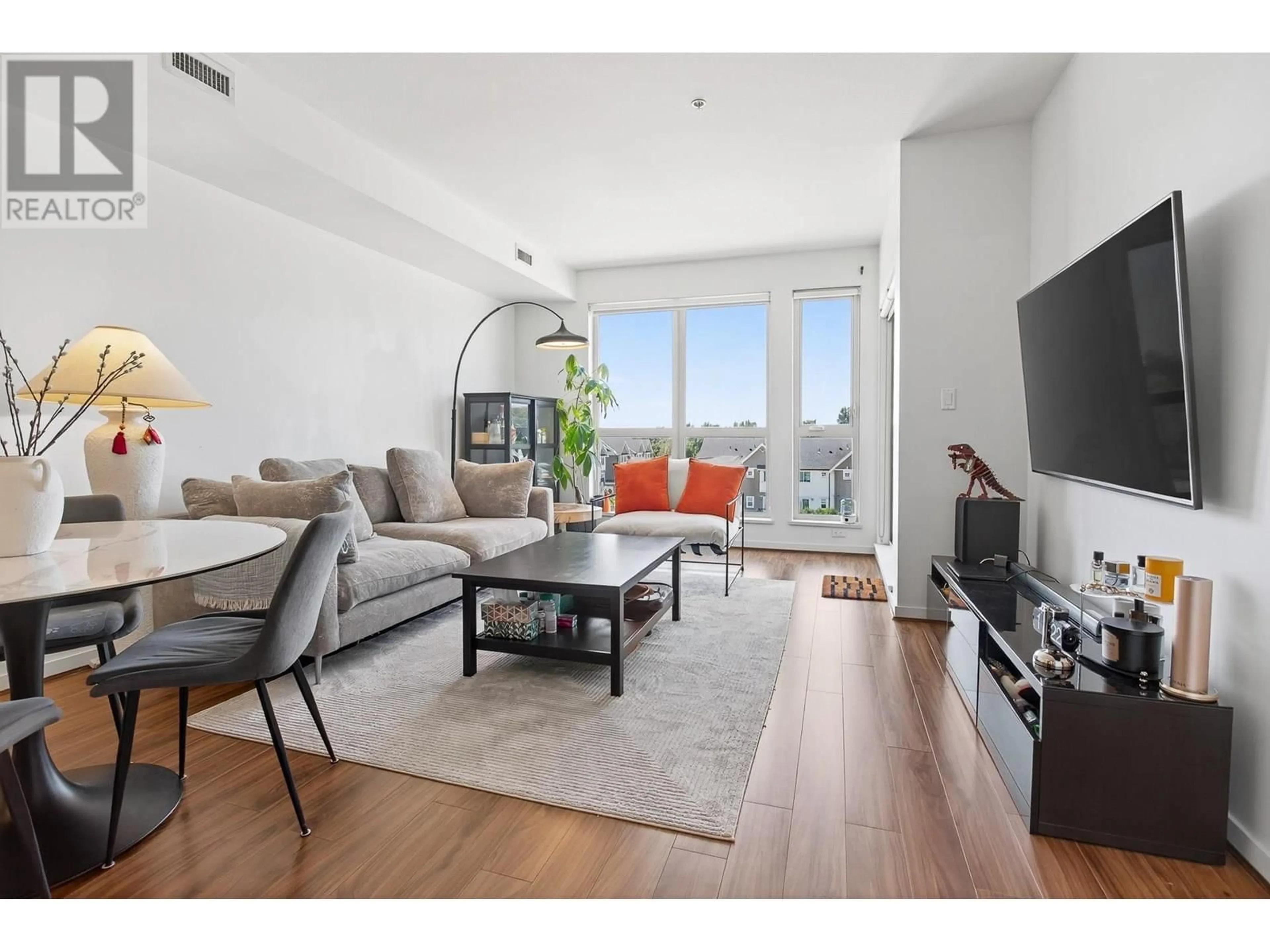 Living room with furniture, unknown for 562 - 4099 STOLBERG STREET, Richmond British Columbia V6X0J4