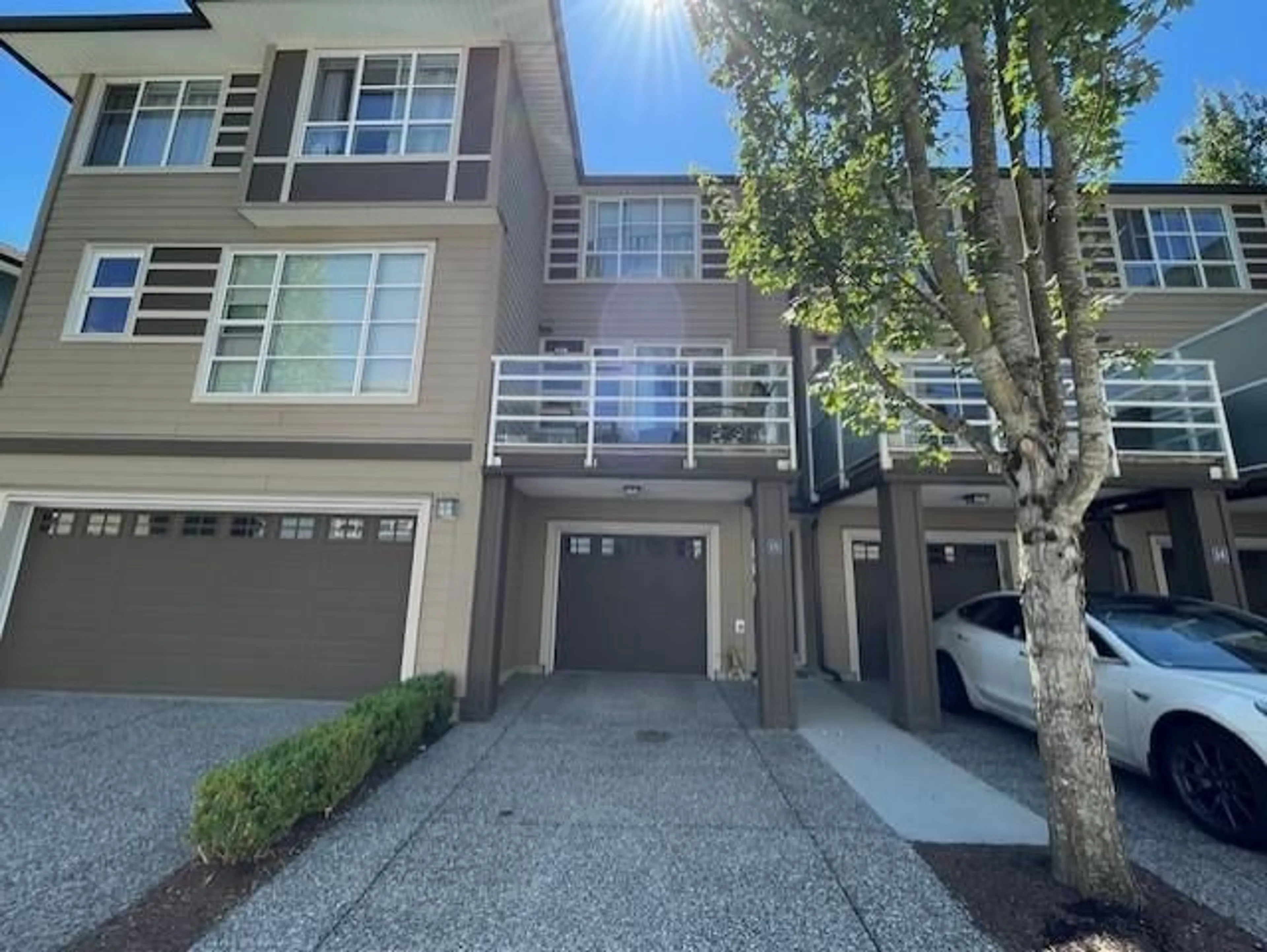 A pic from outside/outdoor area/front of a property/back of a property/a pic from drone, street for 15 - 15405 31, Surrey British Columbia V3Z2W5
