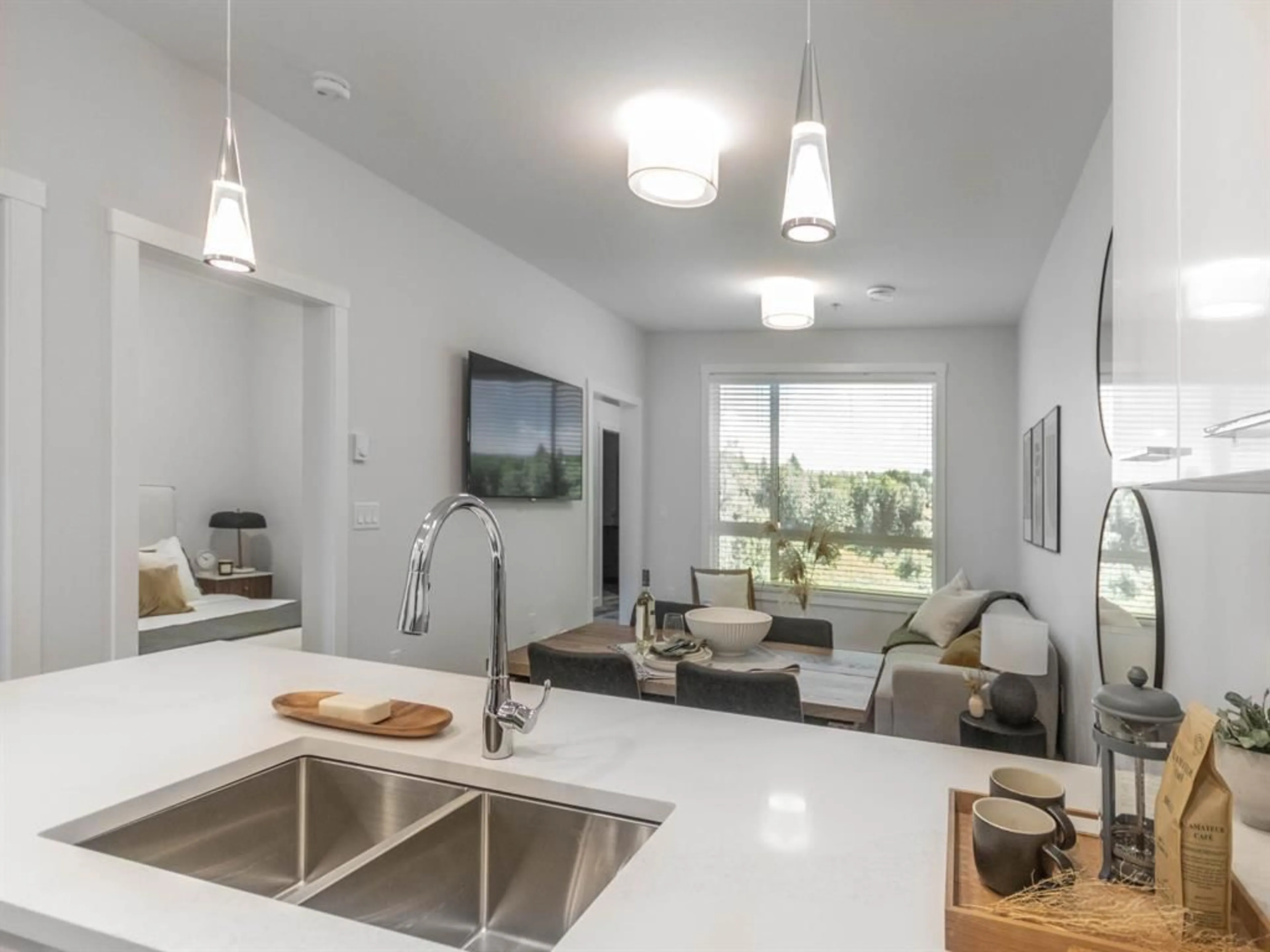 Open concept kitchen, unknown for 603 - 33886 PINE, Abbotsford British Columbia V2S0N9