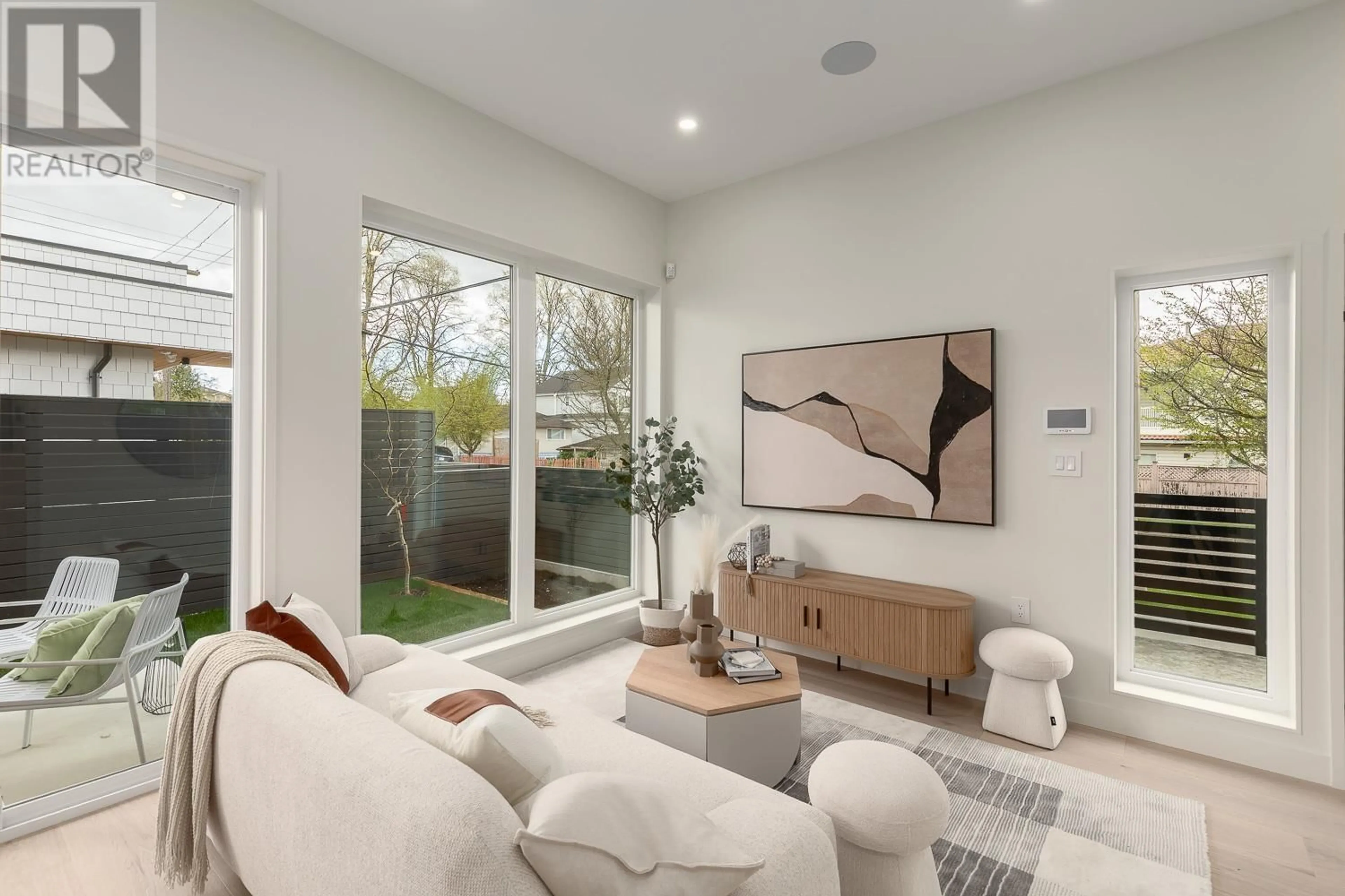 Living room with furniture, unknown for 2670 E 38TH AVENUE, Vancouver British Columbia V5R3M7