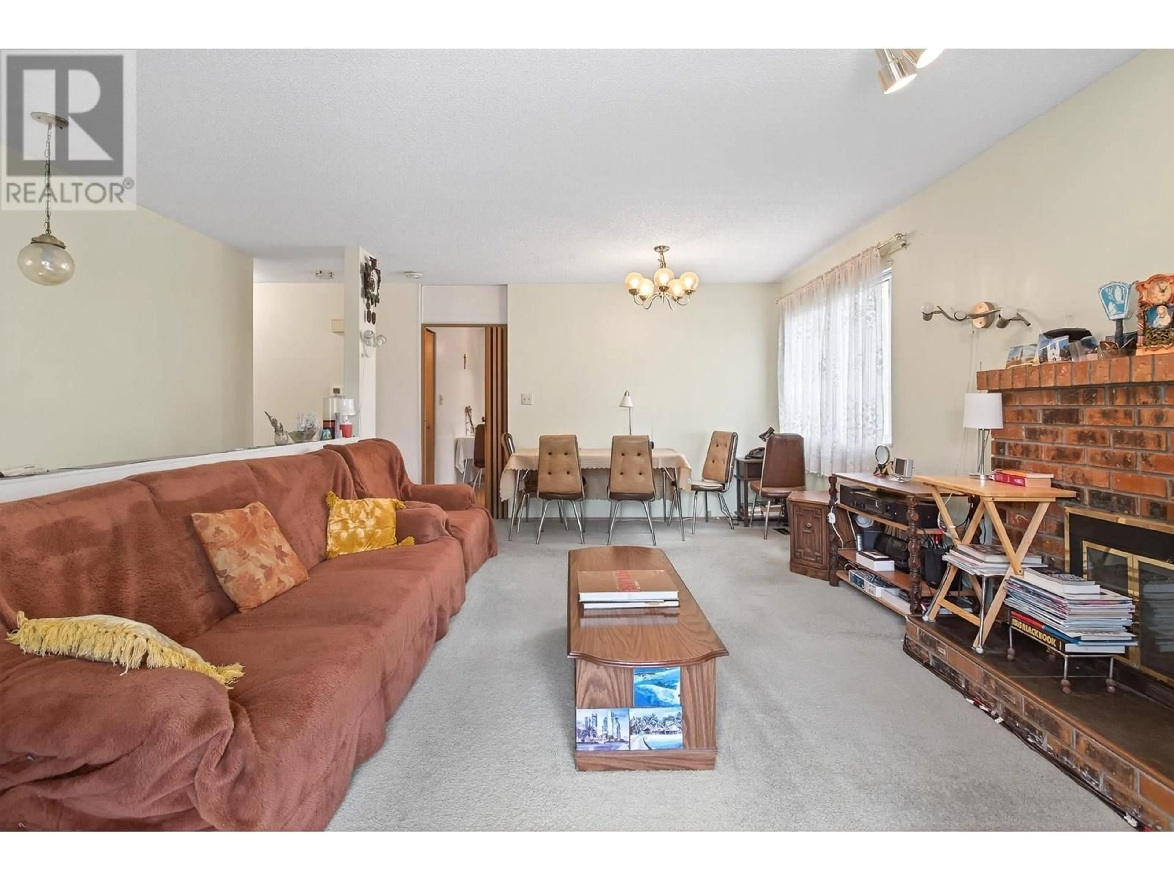 Living room with furniture, unknown for 2026 SHAUGHNESSY PLACE, Coquitlam British Columbia V3E2J1