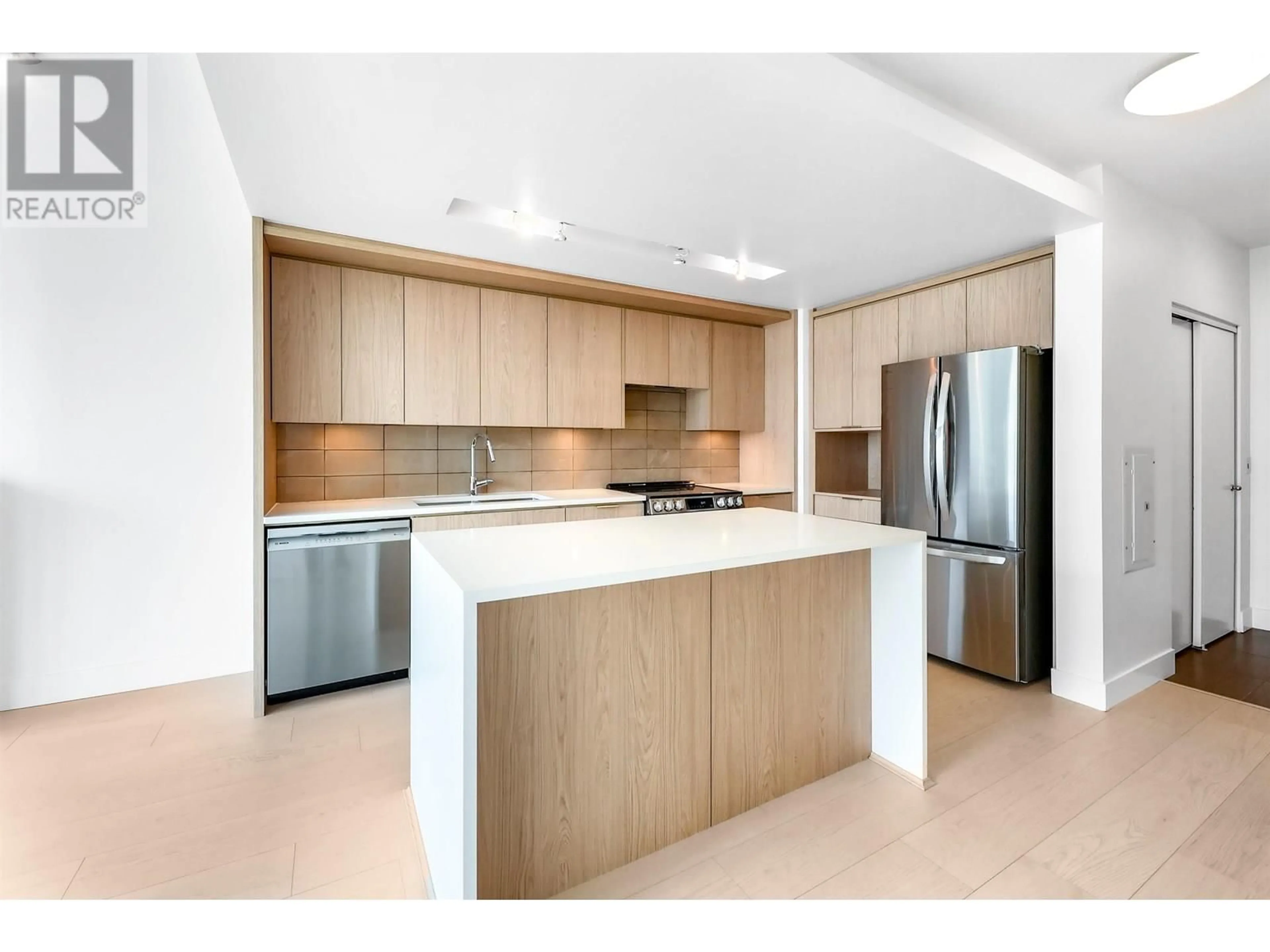 Open concept kitchen, unknown for 1406 - 1320 CHESTERFIELD AVENUE, North Vancouver British Columbia V7M9A7