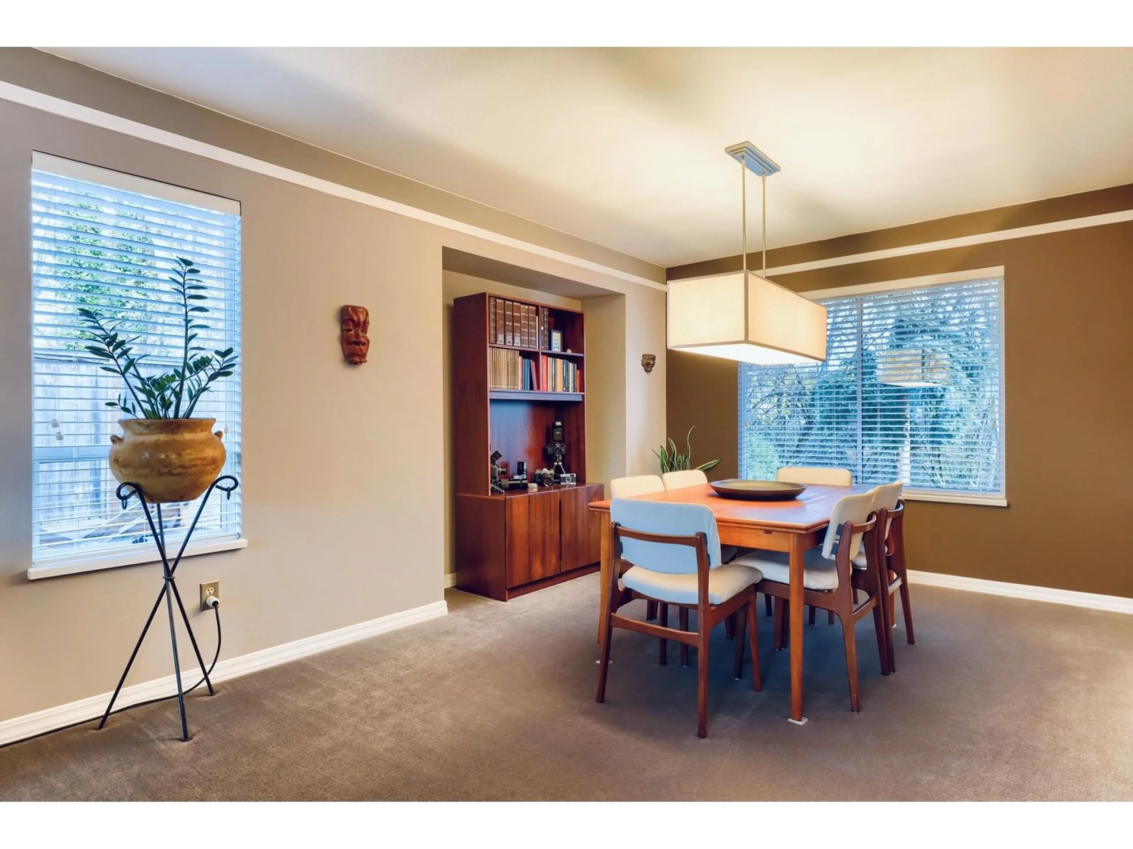 Dining room, unknown for 8832 143, Surrey British Columbia V3V7T2