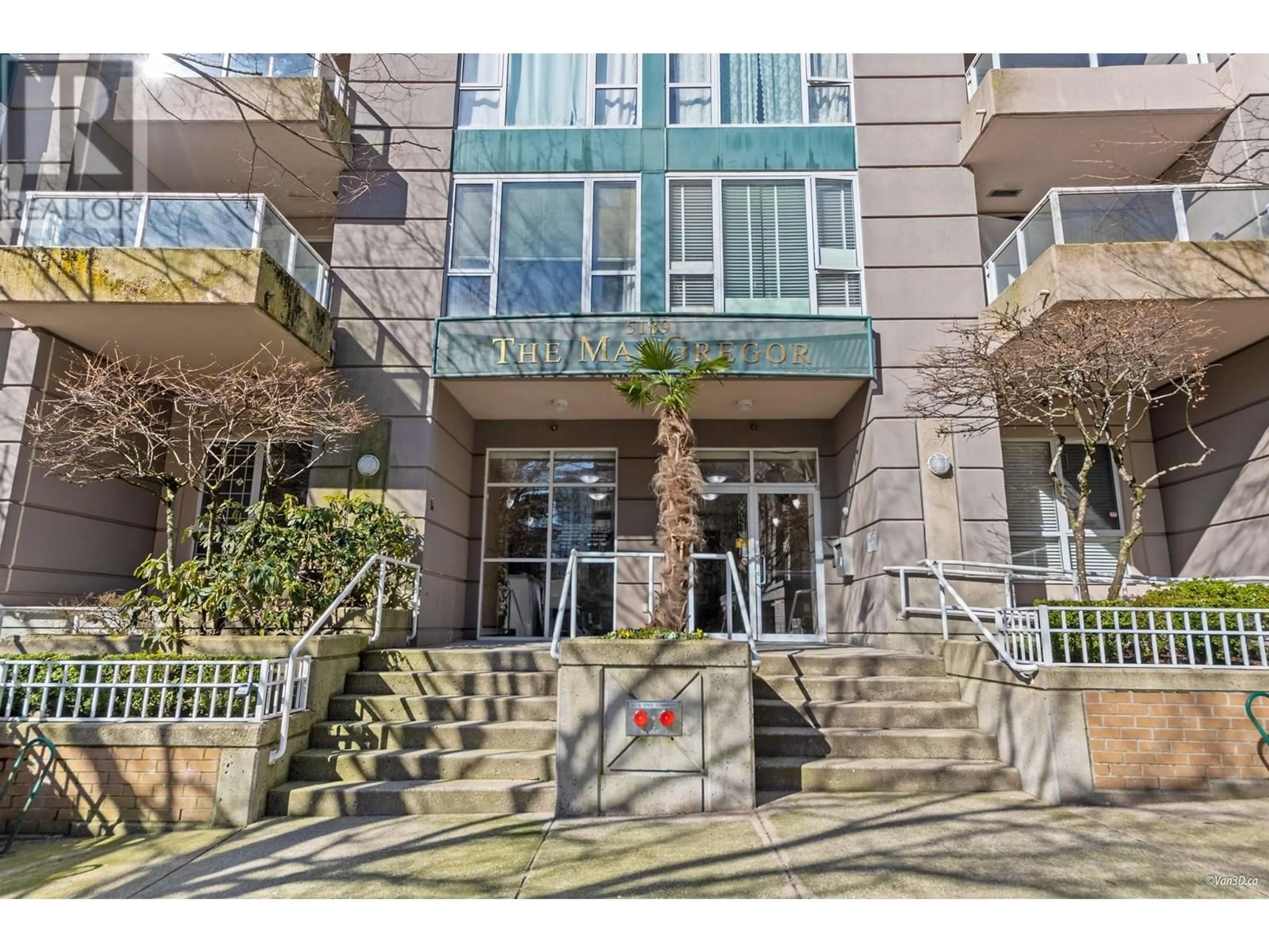 Indoor foyer for 1803 - 5189 GASTON STREET, Vancouver British Columbia V5R6C7