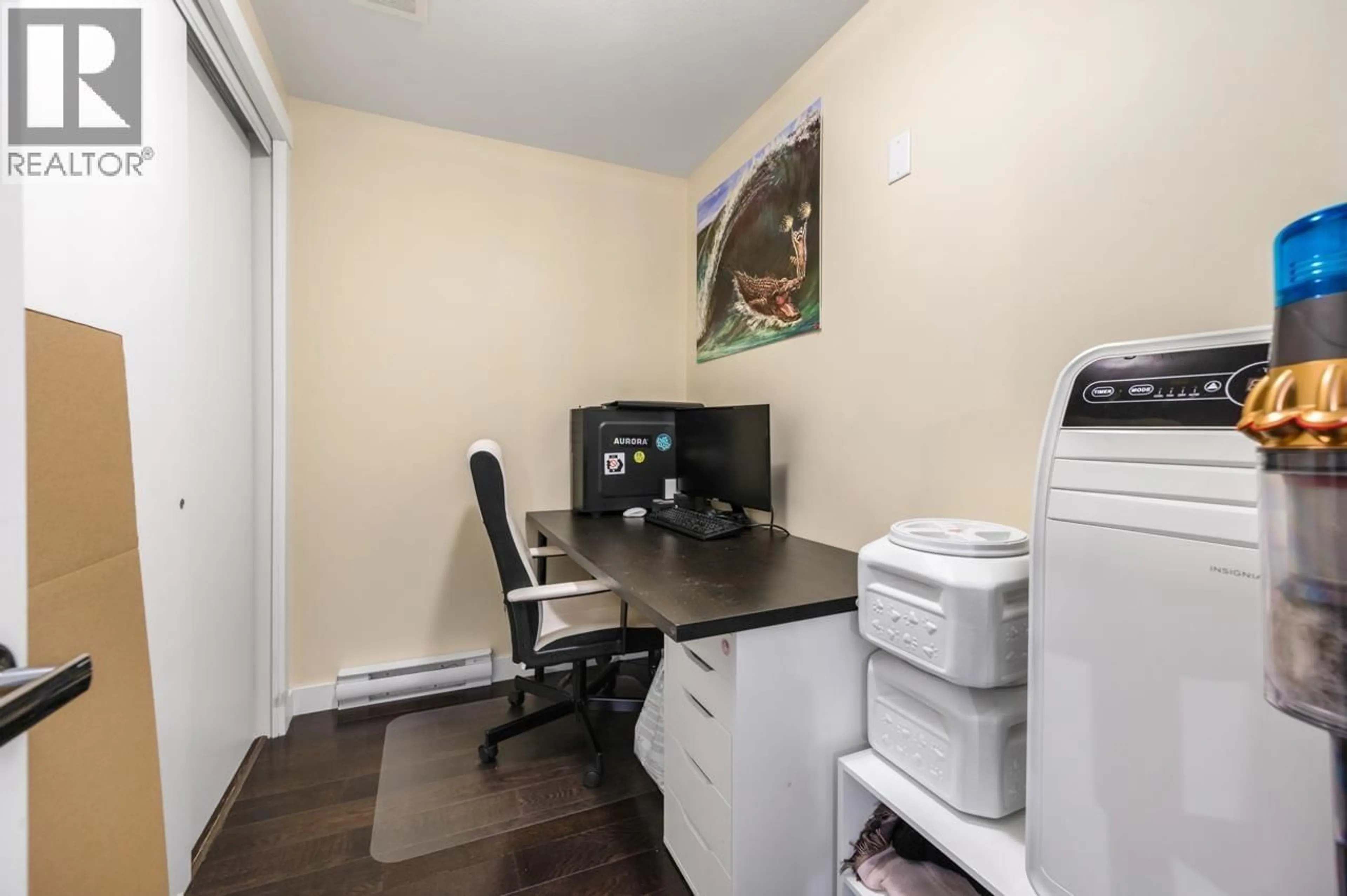 A pic of a room for 320 - 7777 ROYAL OAK AVENUE, Burnaby British Columbia V5J4K2